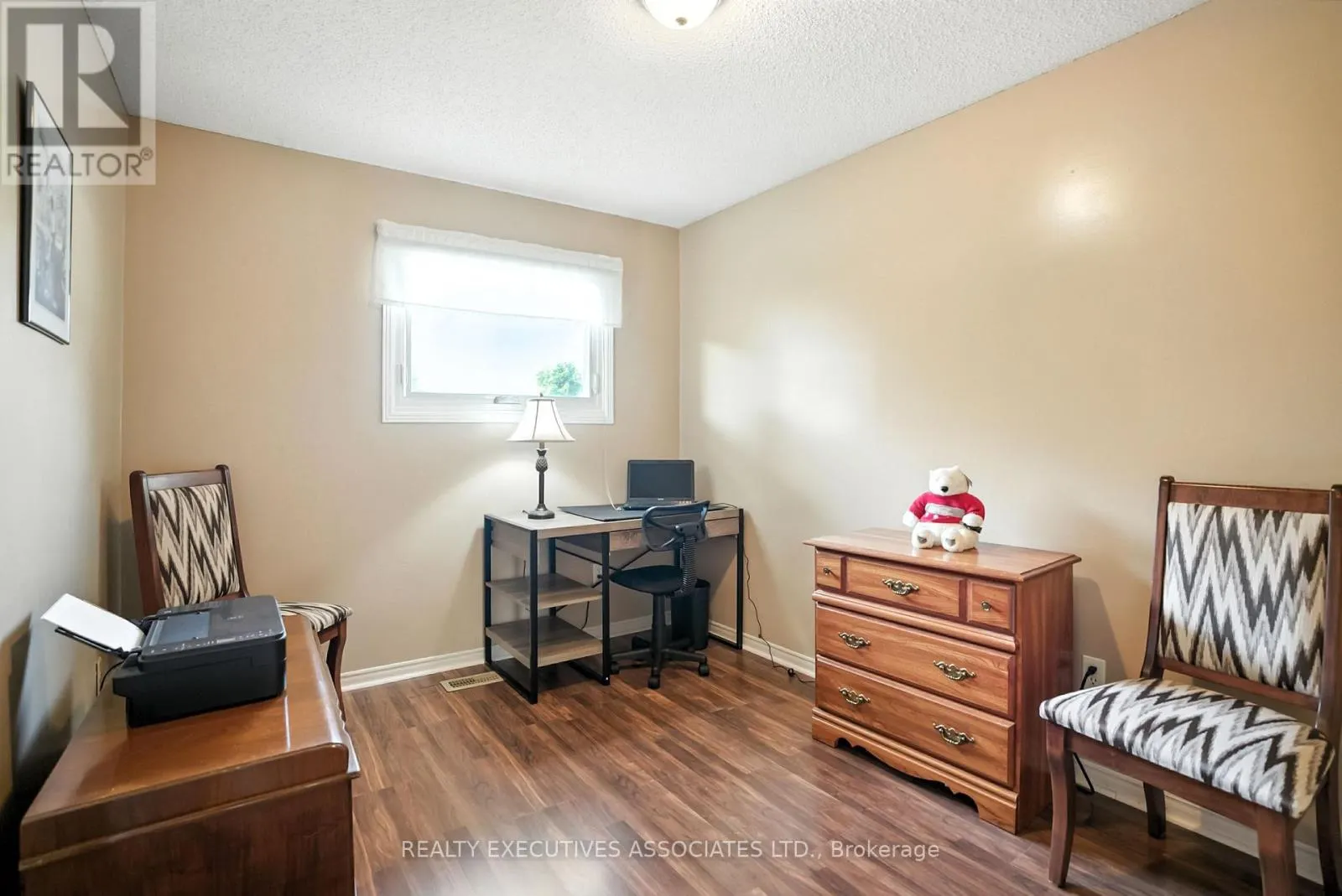 77B QUEEN STREET