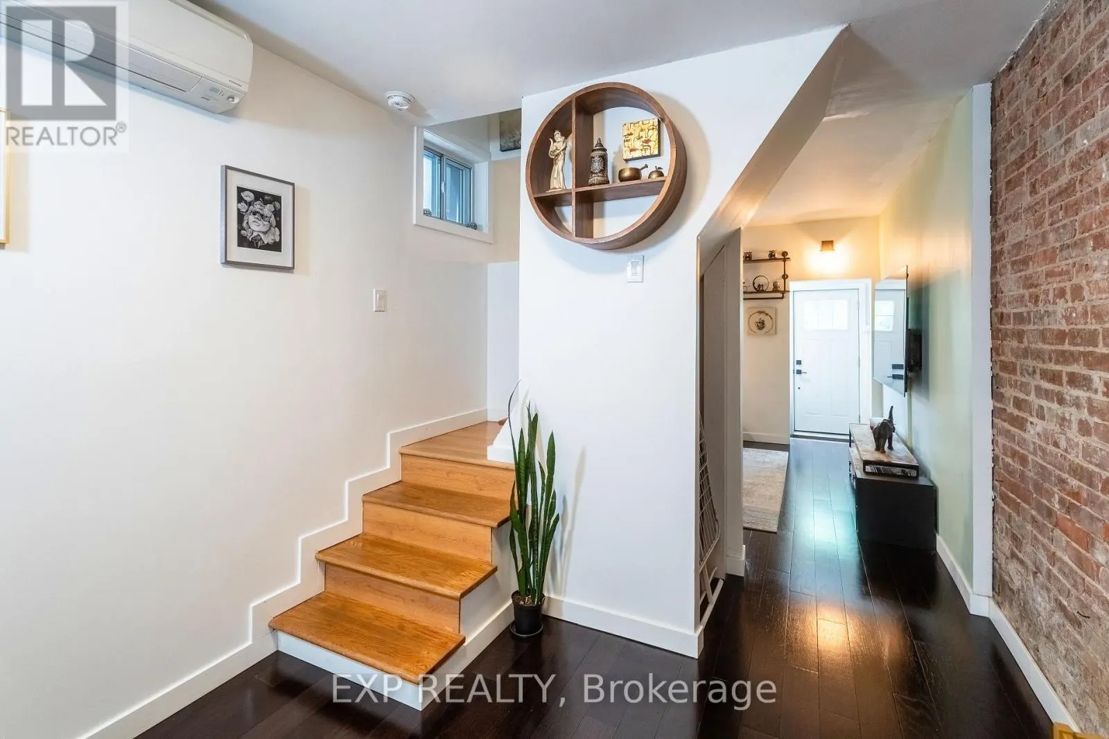 819 CRAVEN ROAD