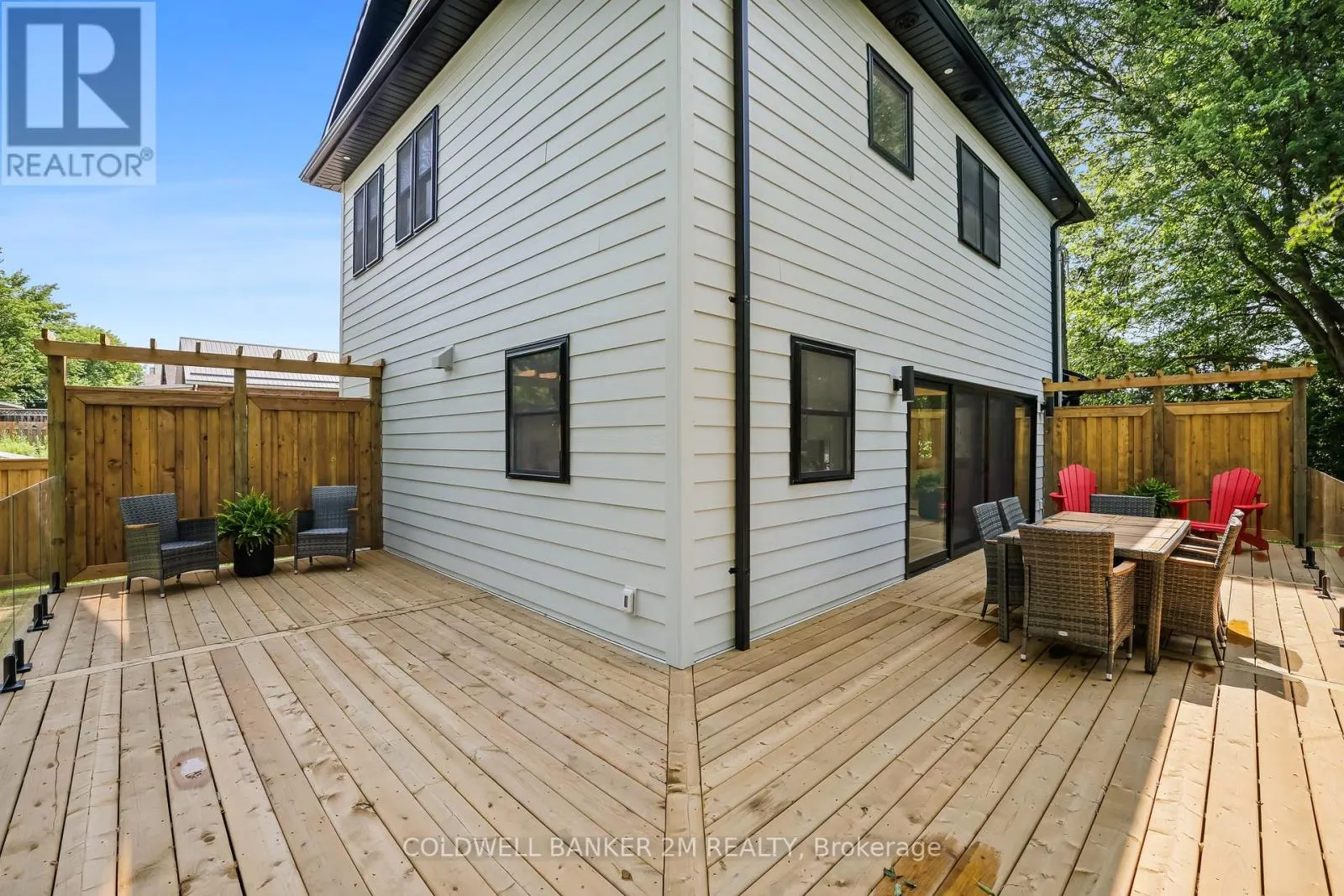 128 BUCKINGHAM AVENUE
