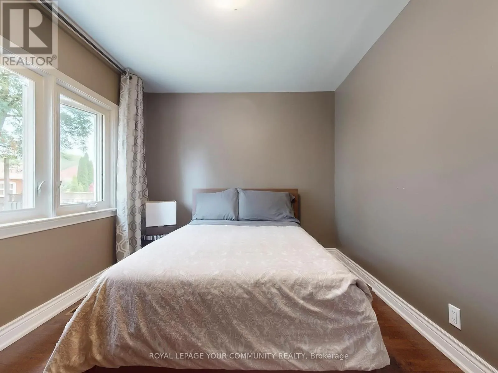 34 DROXFORD AVENUE