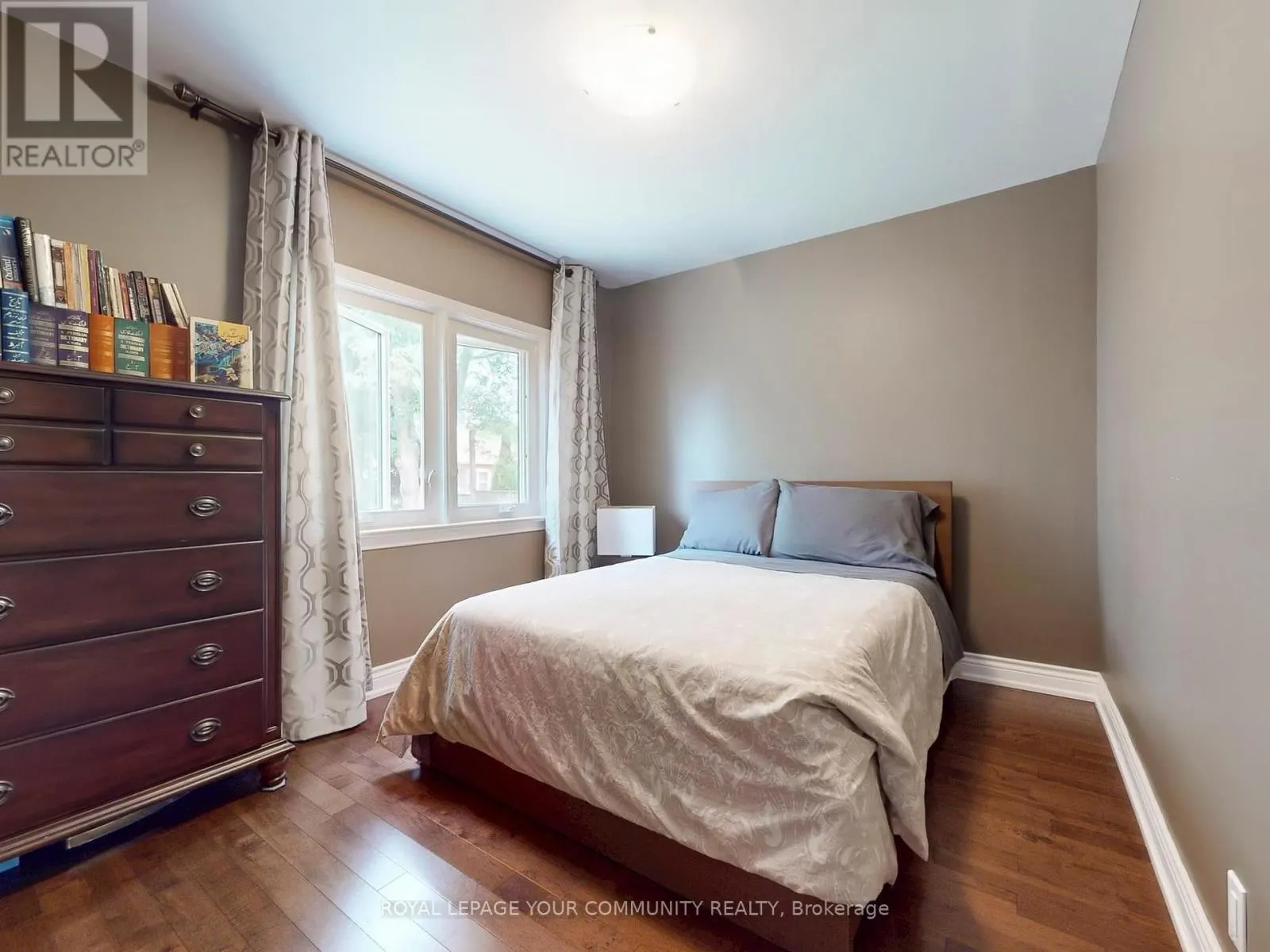 34 DROXFORD AVENUE