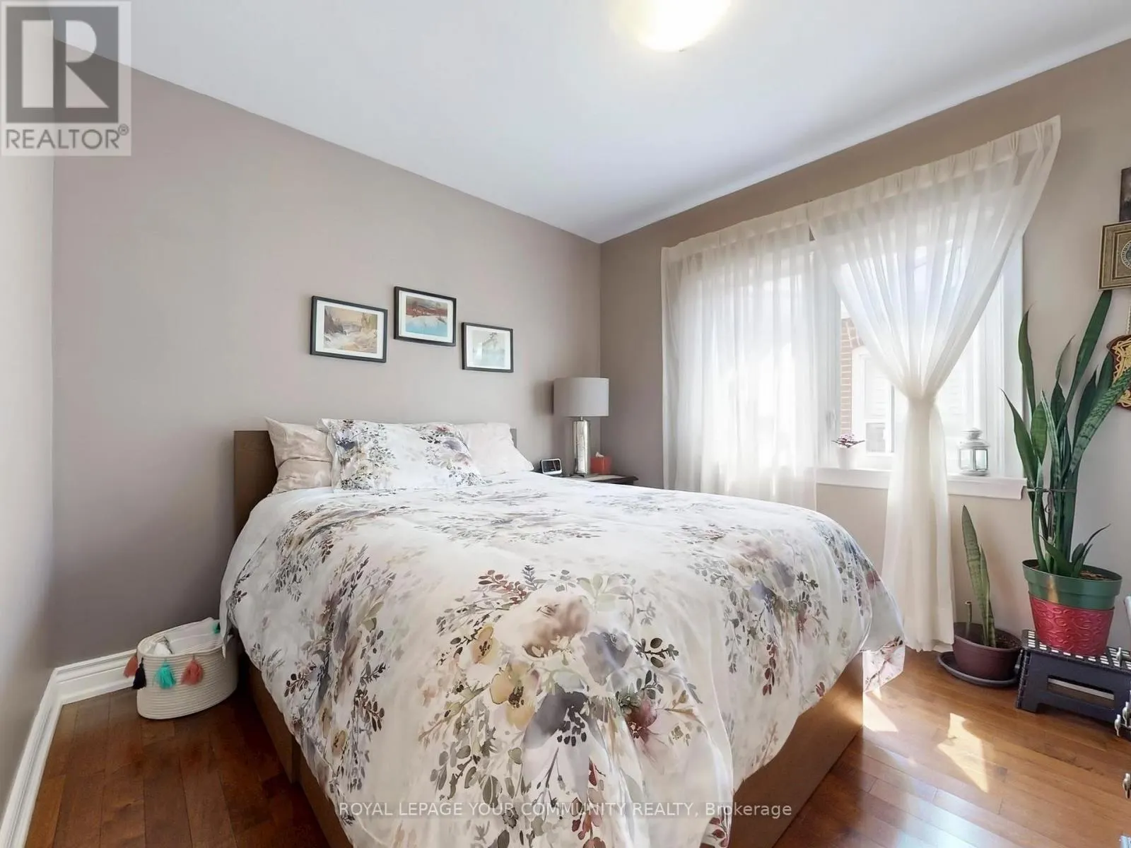 34 DROXFORD AVENUE