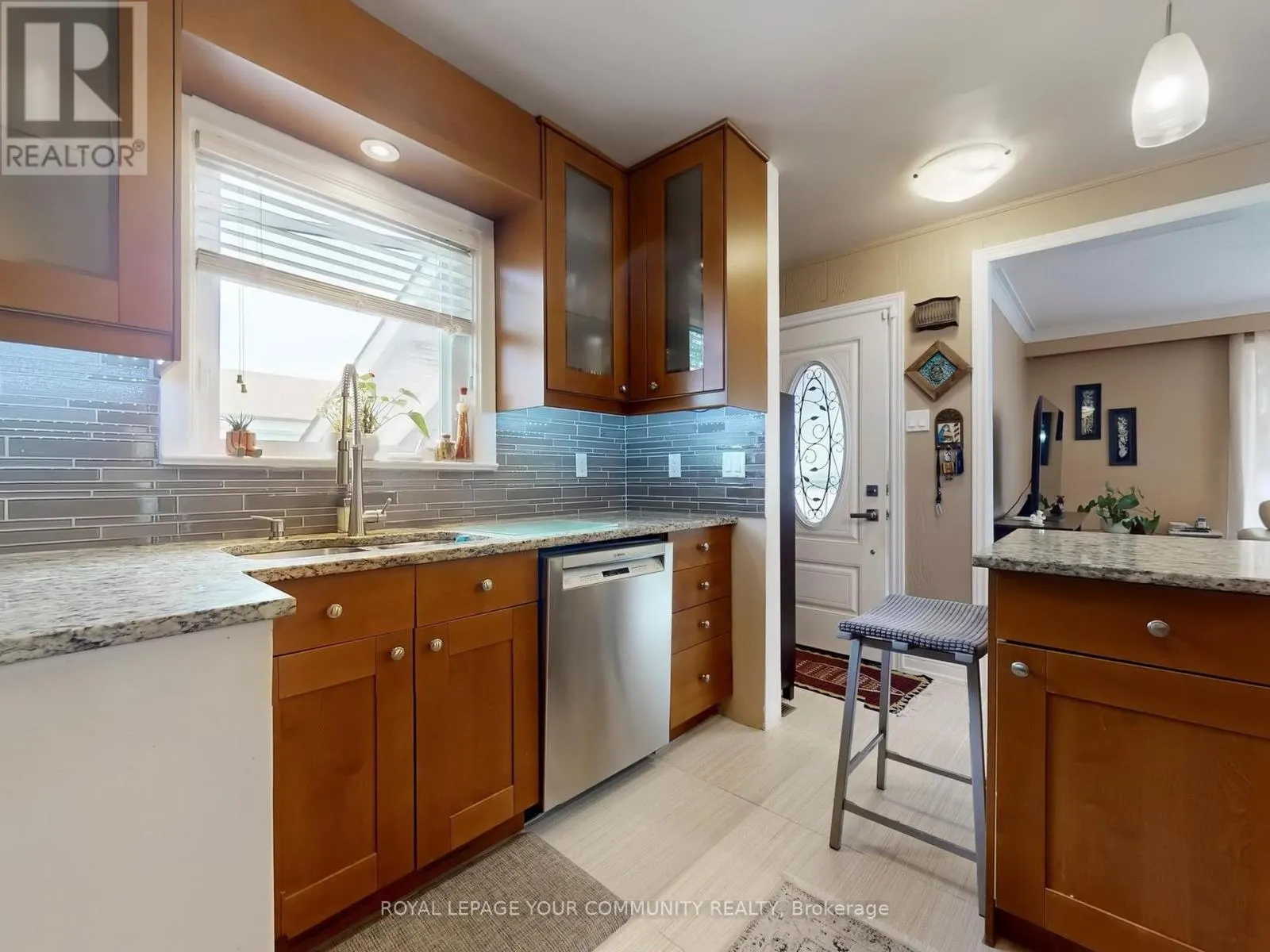 34 DROXFORD AVENUE