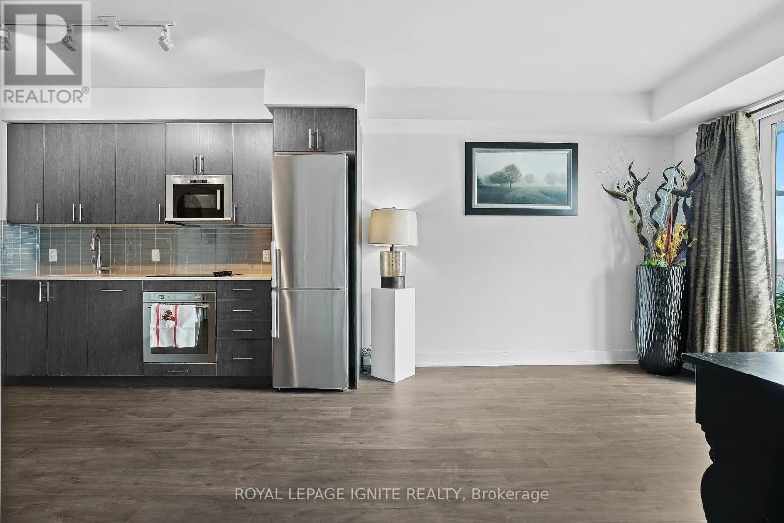 2311 - 2550 SIMCOE STREET N