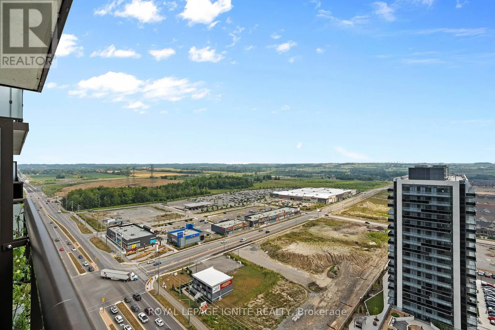 2311 - 2550 SIMCOE STREET N