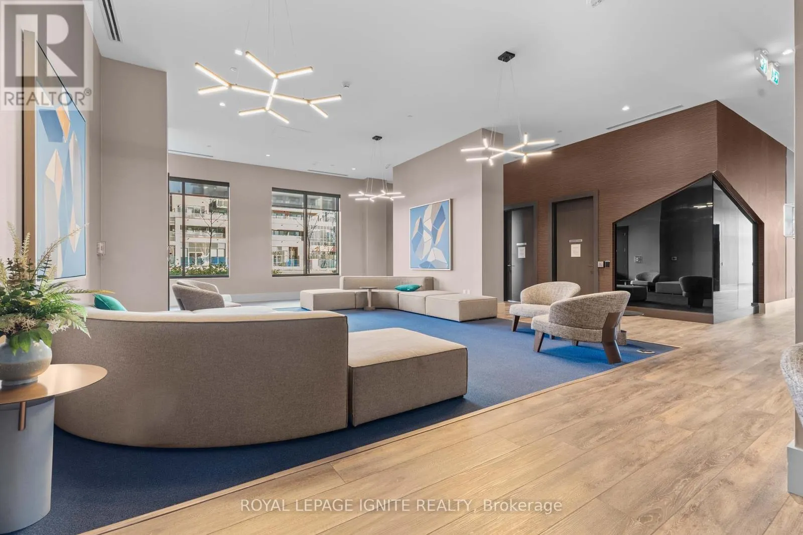 2311 - 2550 SIMCOE STREET N