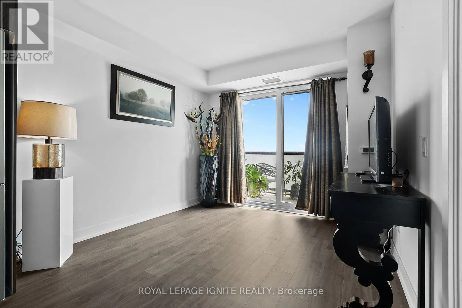 2311 - 2550 SIMCOE STREET N