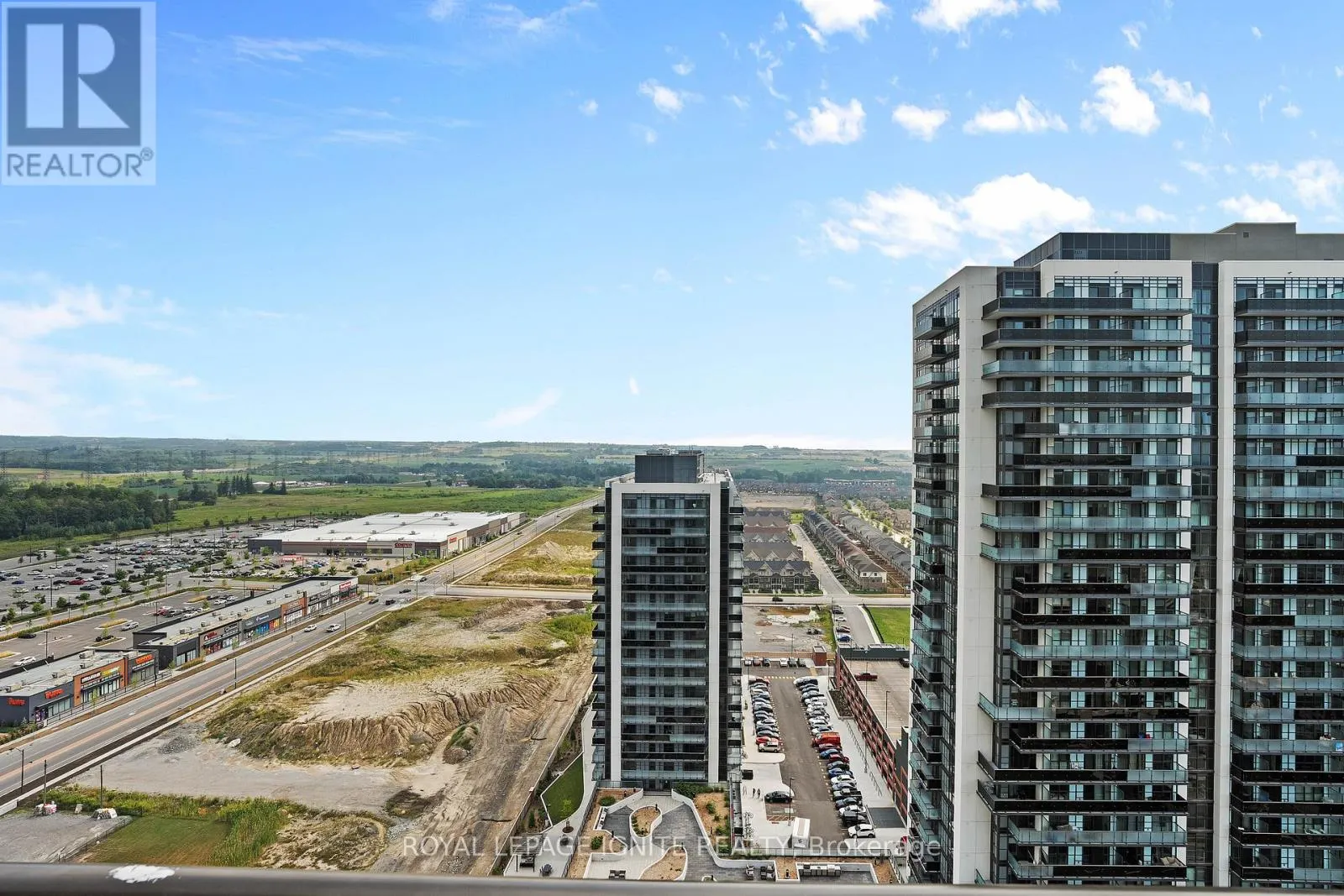 2311 - 2550 SIMCOE STREET N