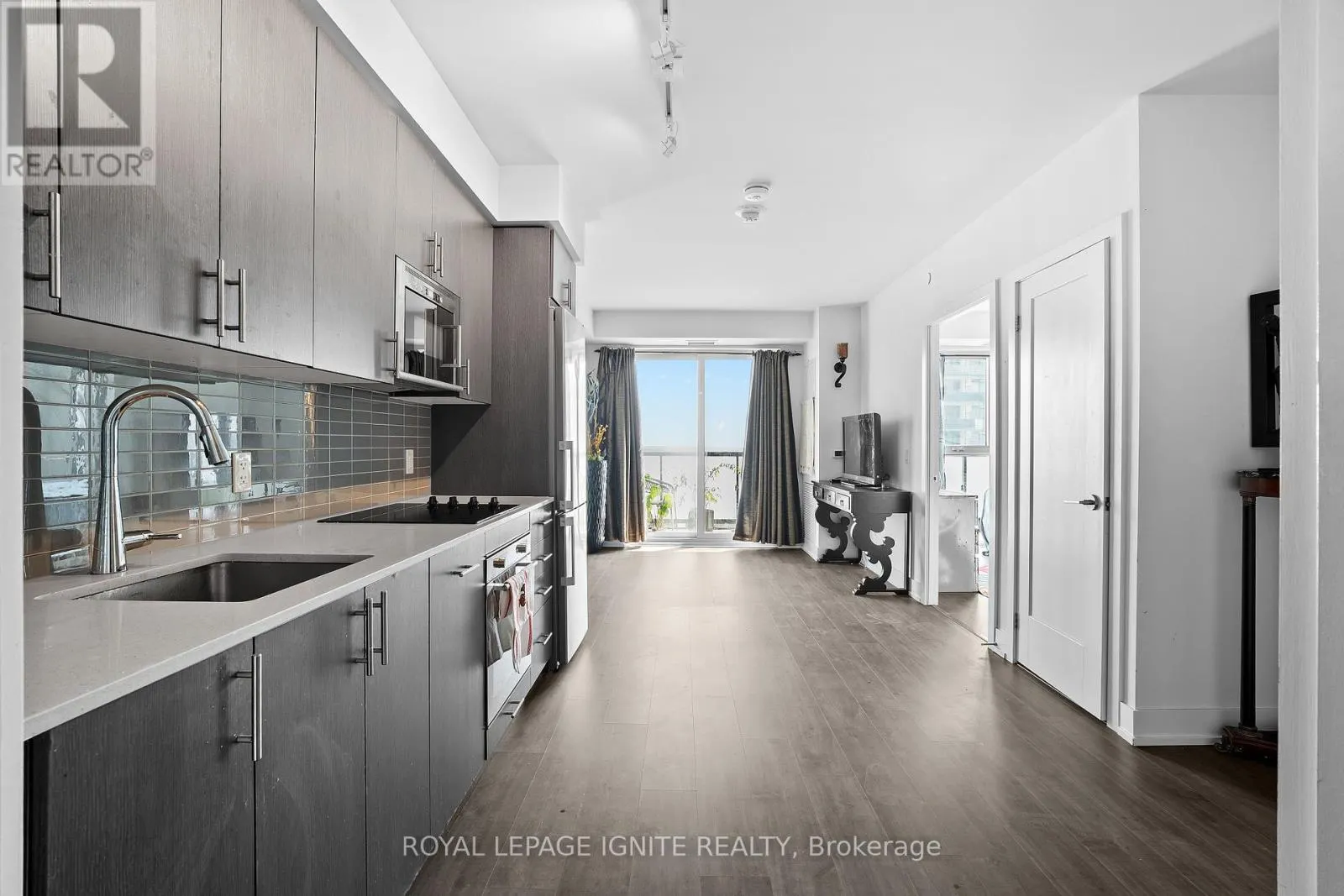 2311 - 2550 SIMCOE STREET N