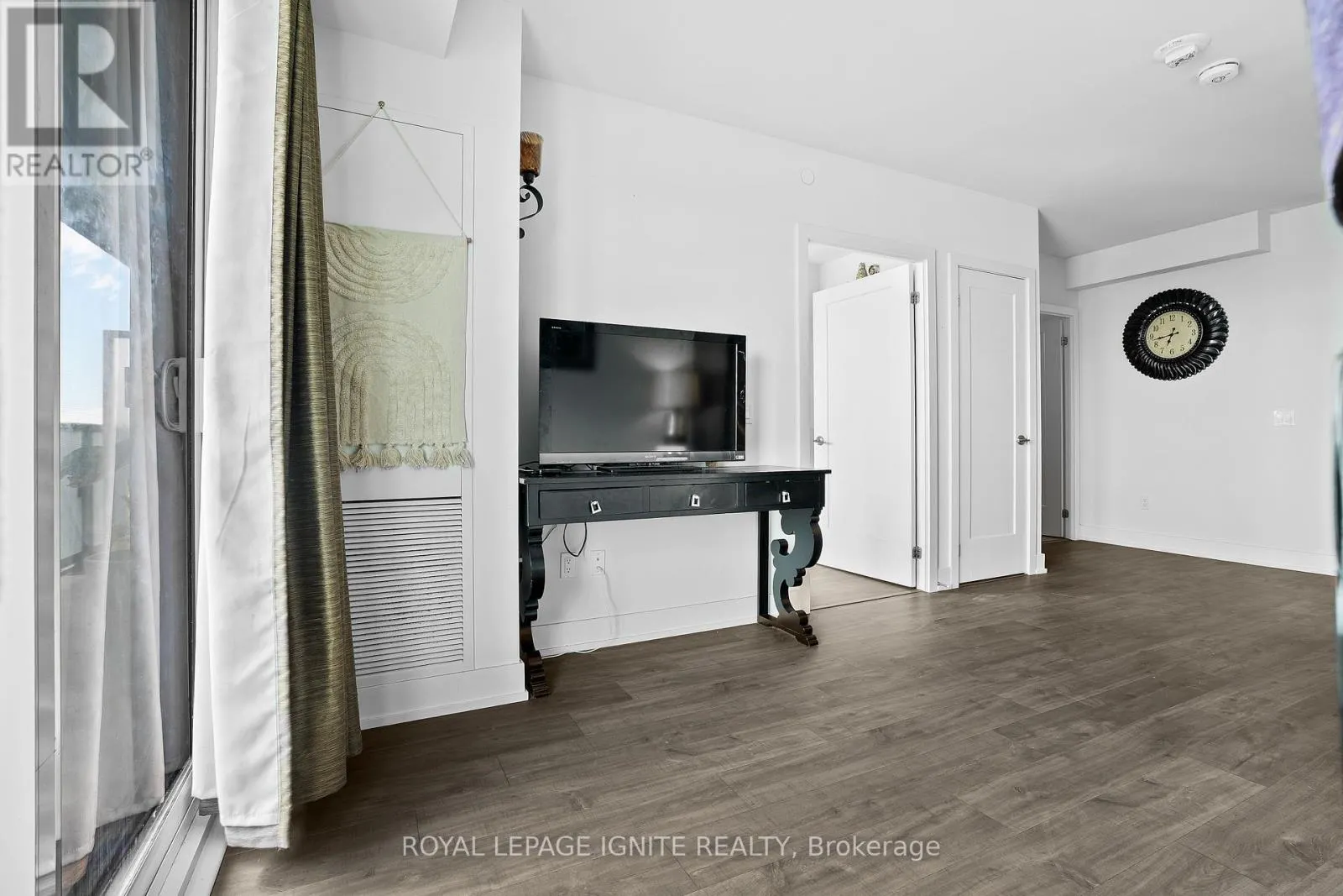 2311 - 2550 SIMCOE STREET N