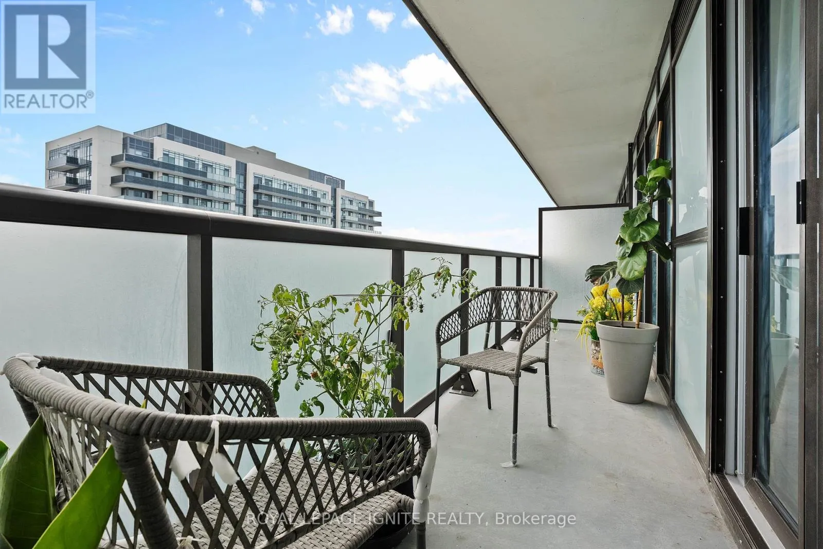 2311 - 2550 SIMCOE STREET N