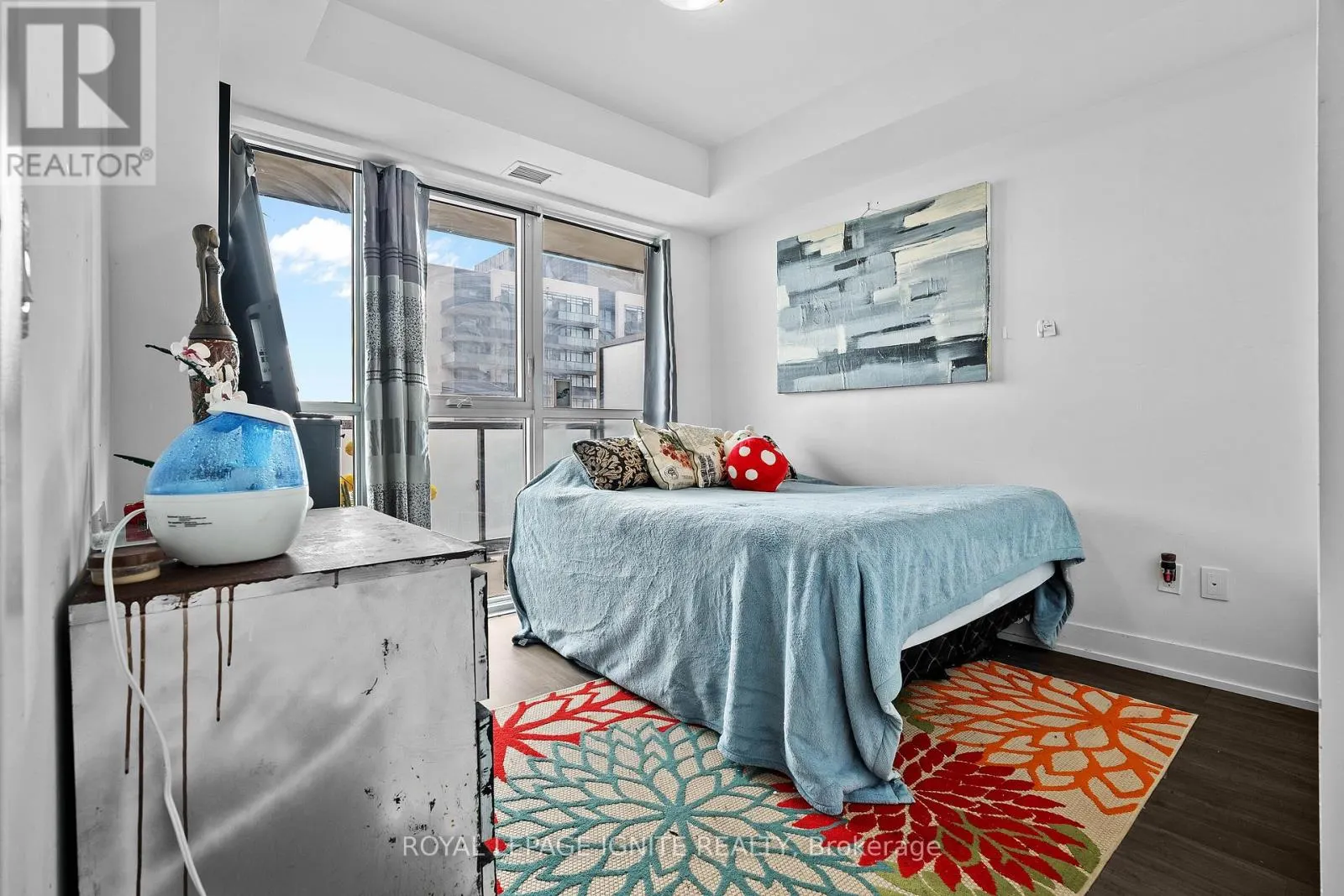 2311 - 2550 SIMCOE STREET N