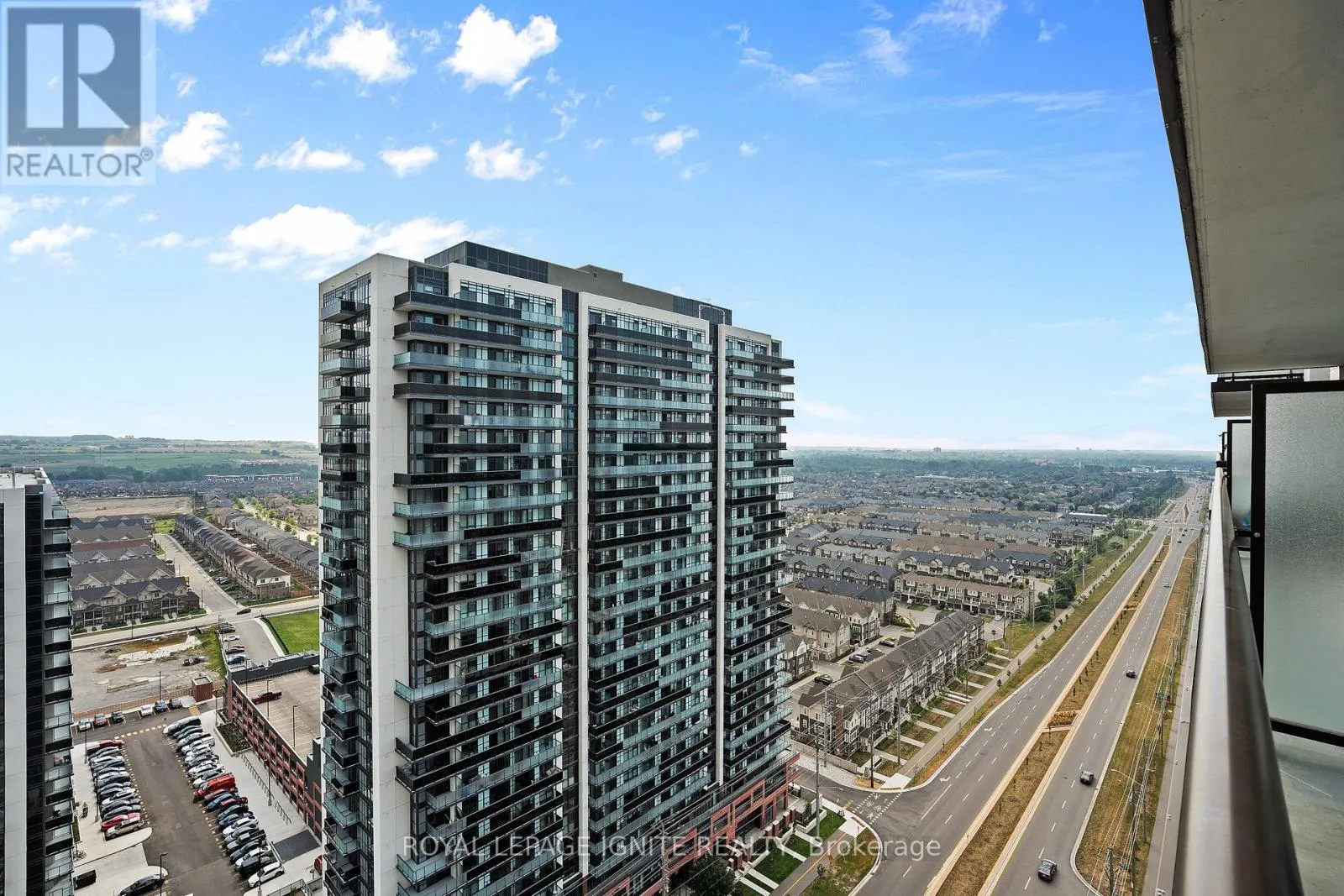 2311 - 2550 SIMCOE STREET N