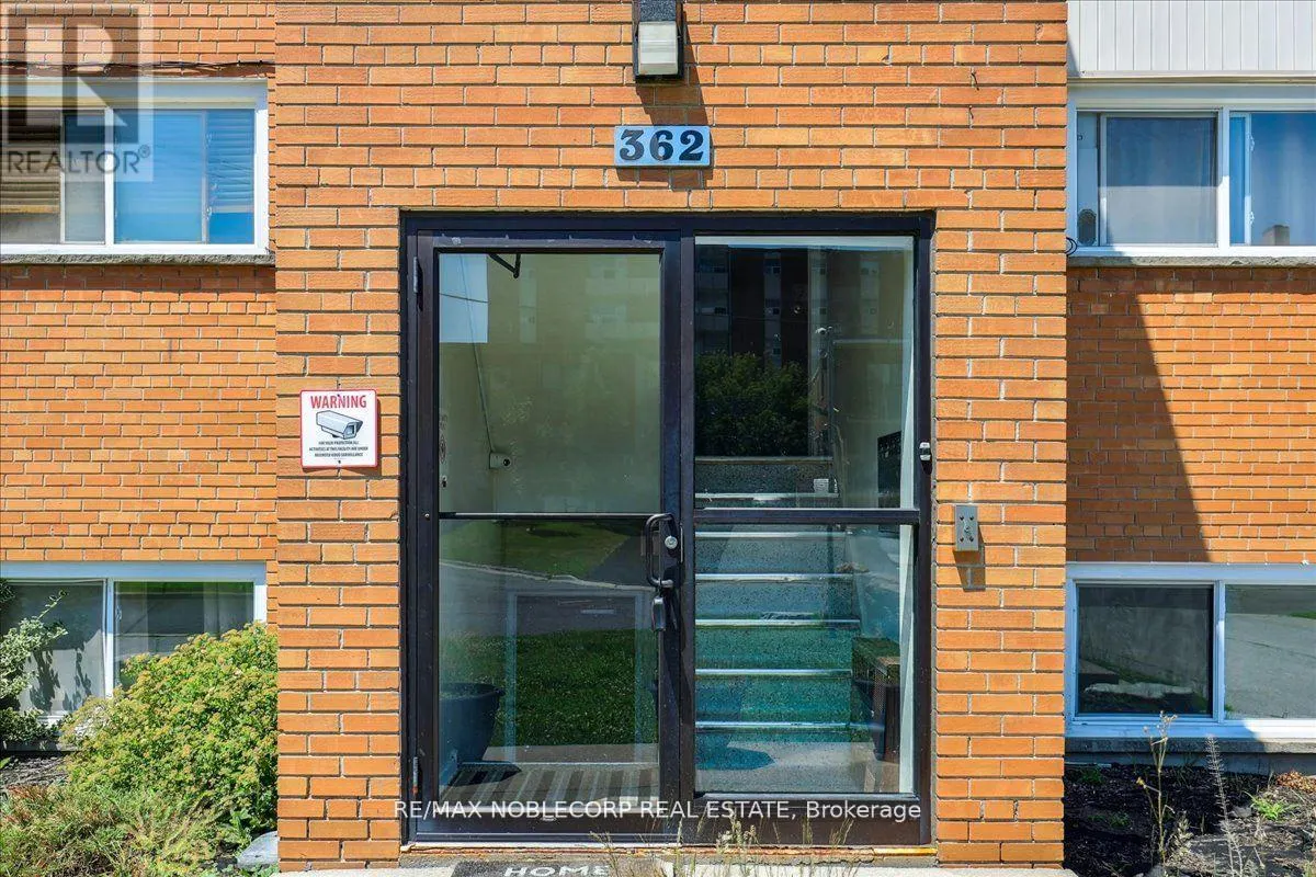 2 - 362 ELGIN COURT