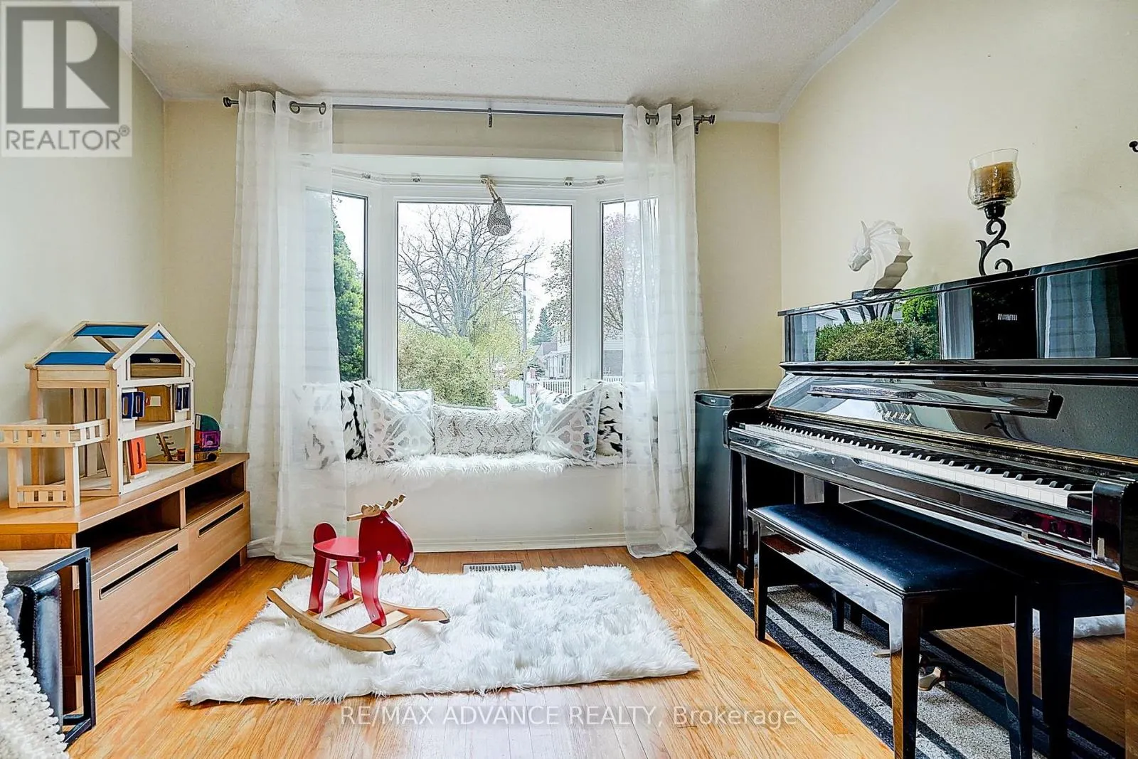 86 PLACENTIA BOULEVARD