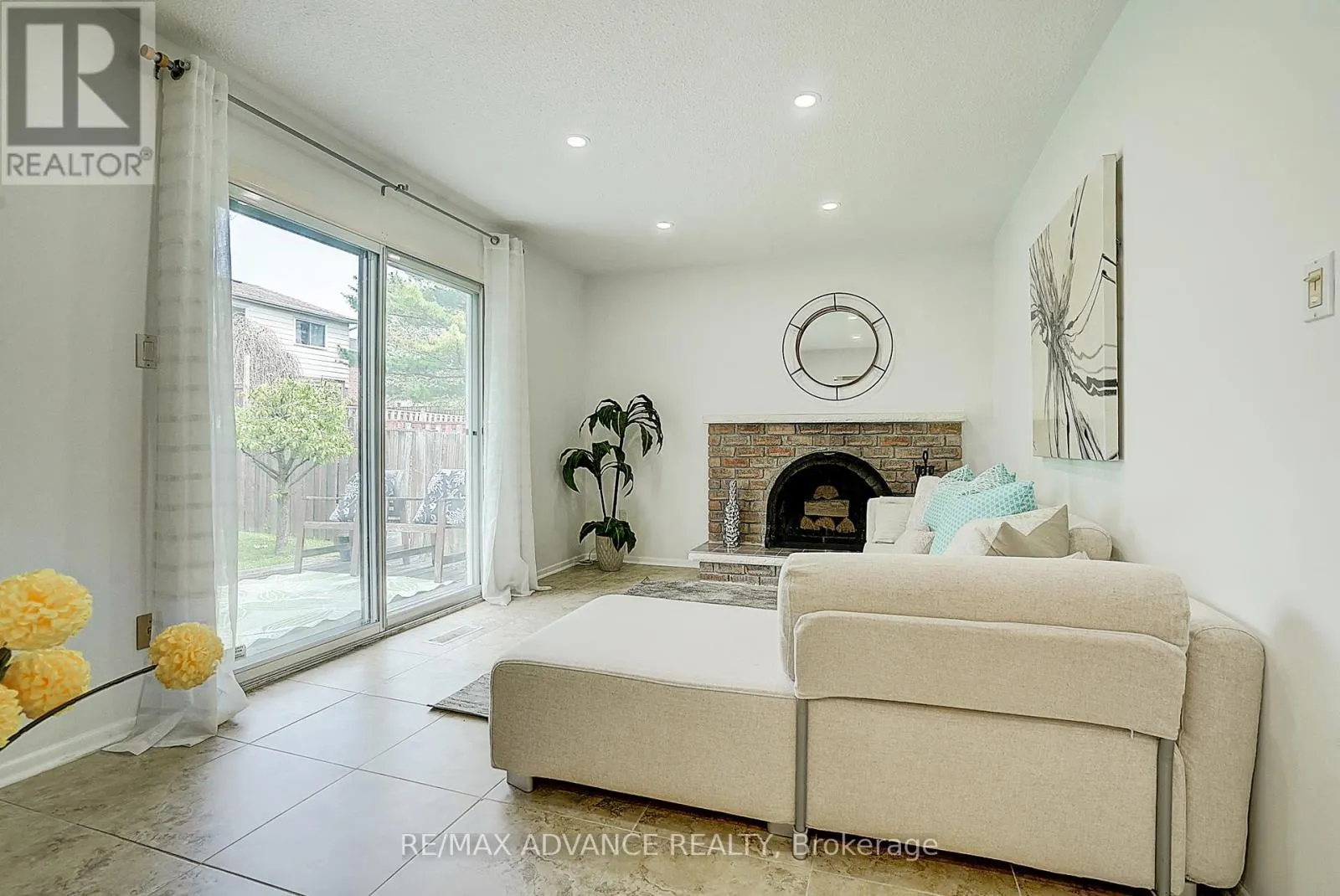 86 PLACENTIA BOULEVARD
