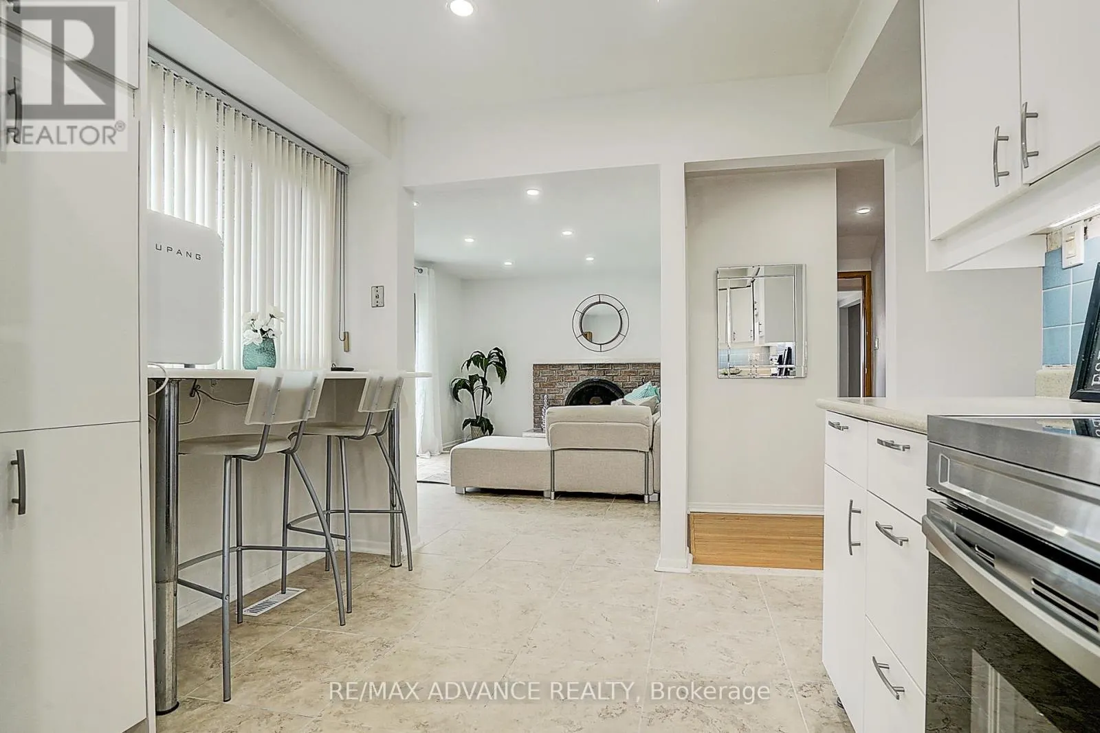 86 PLACENTIA BOULEVARD