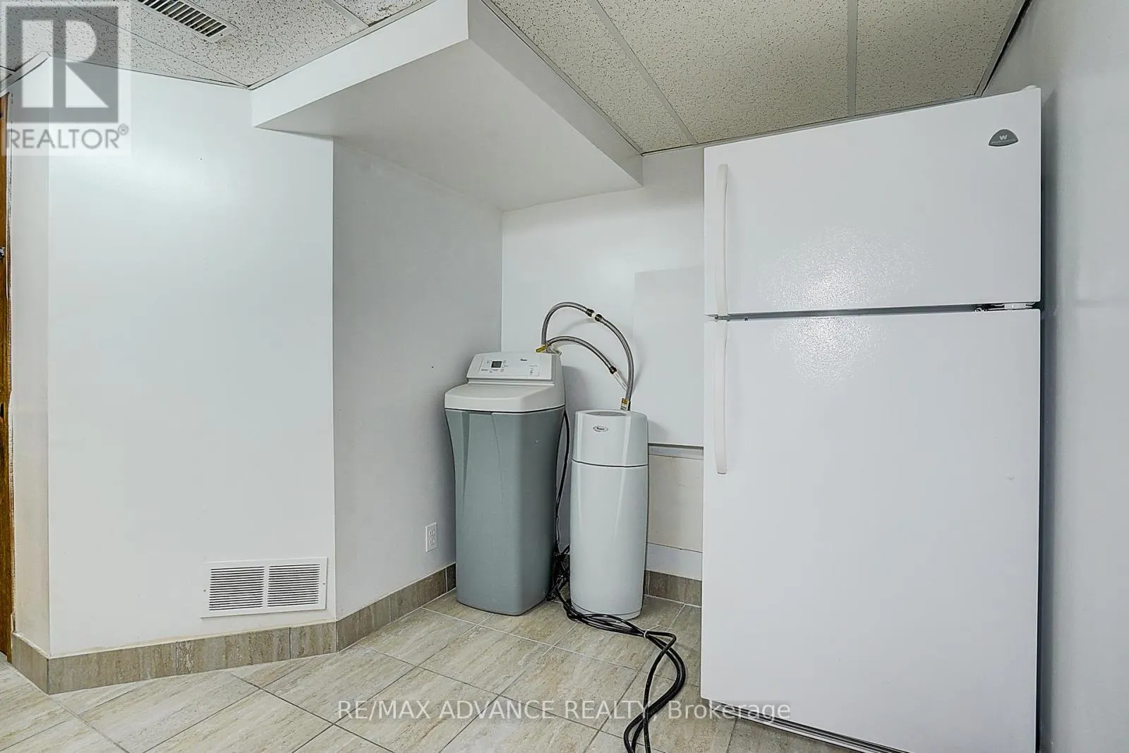 86 PLACENTIA BOULEVARD