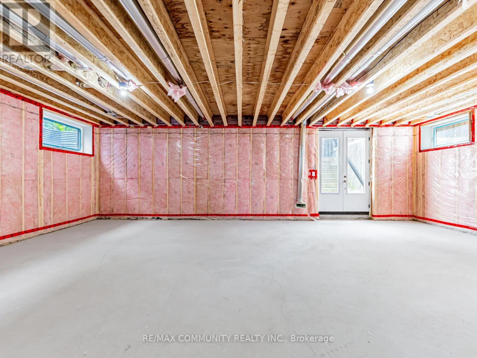 43 SUGARBUSH SQUARE