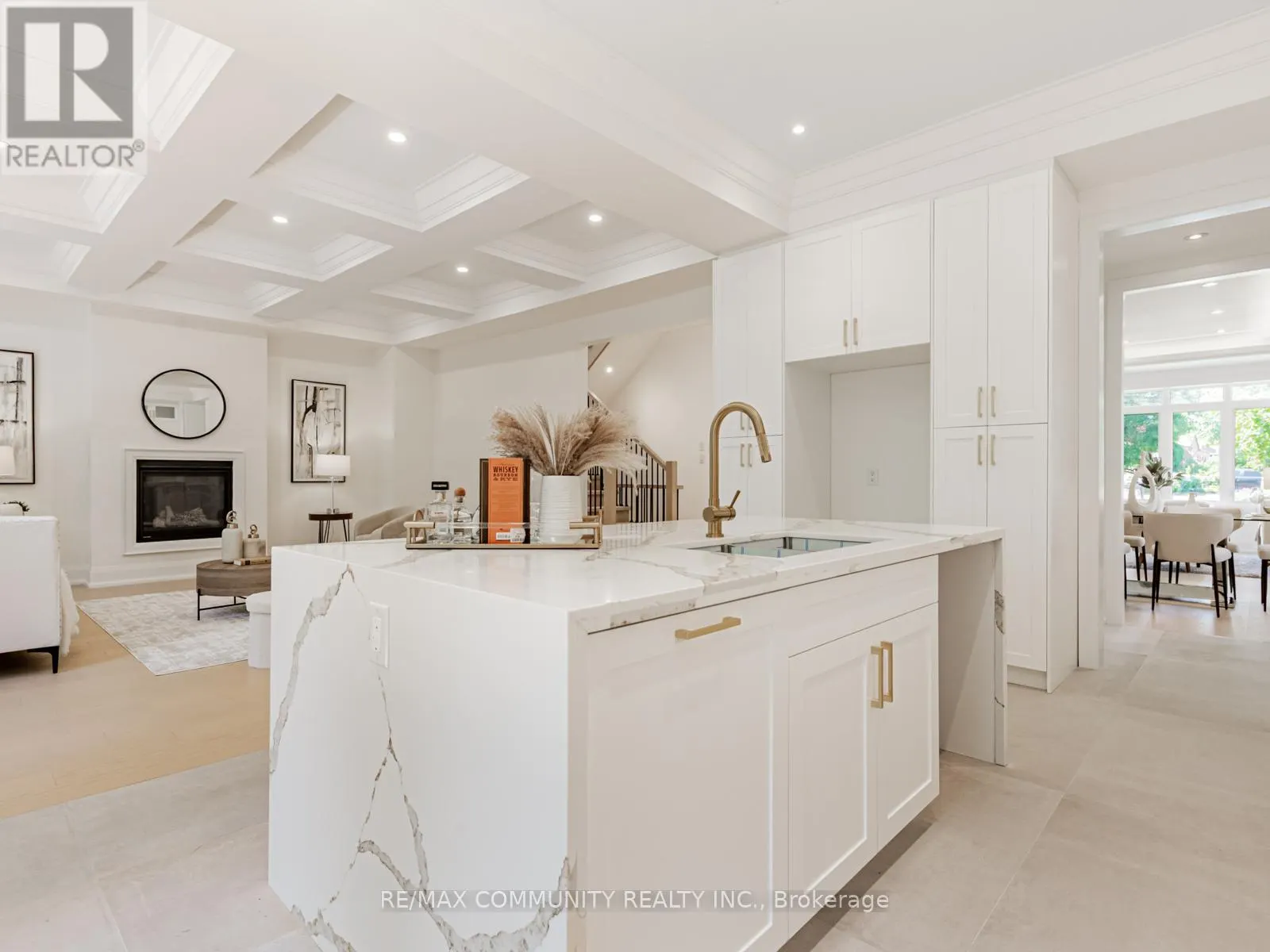 43 SUGARBUSH SQUARE