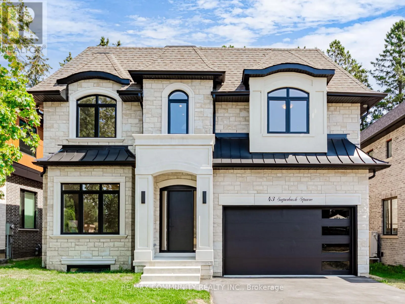 43 SUGARBUSH SQUARE
