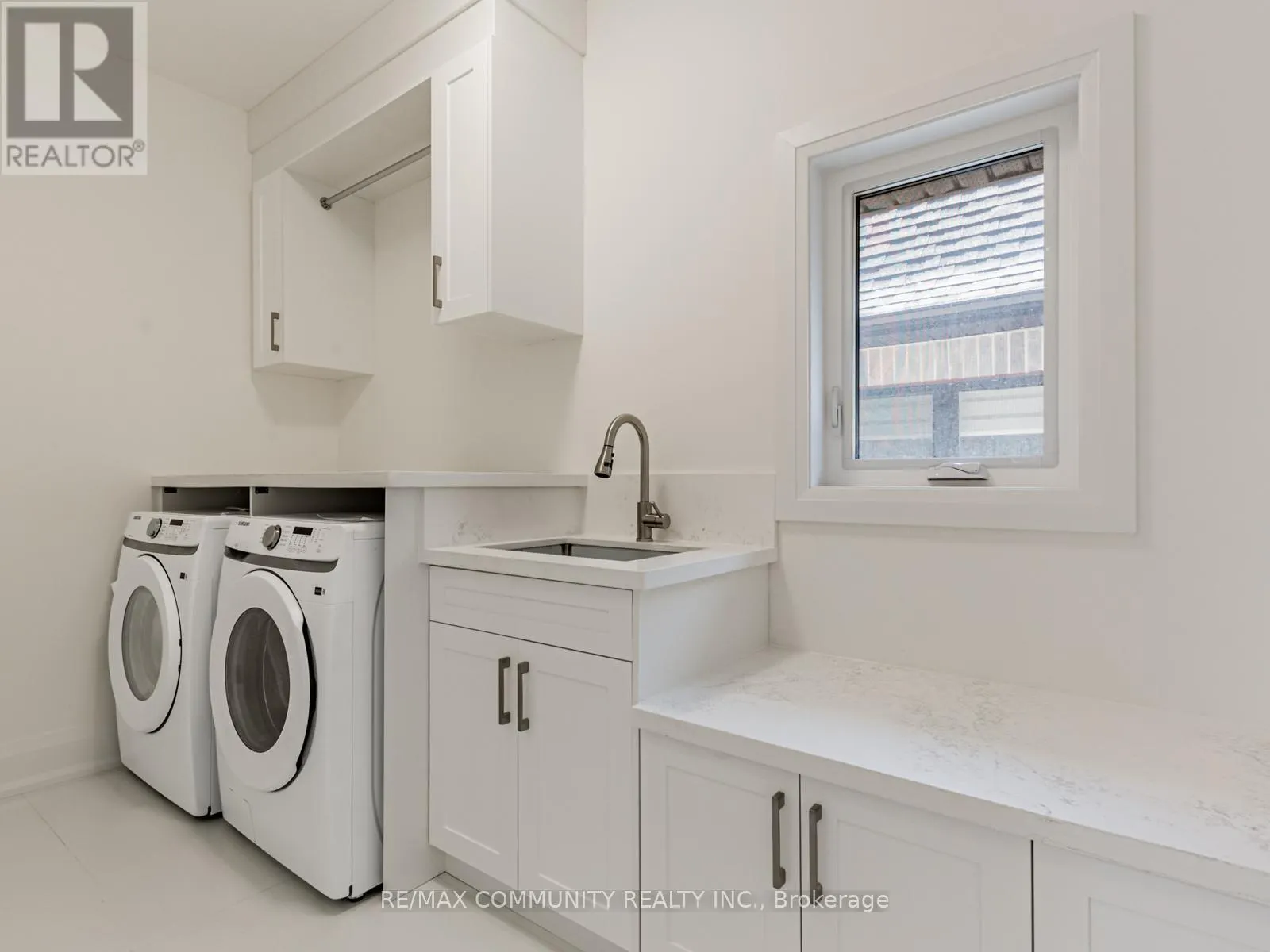 43 SUGARBUSH SQUARE