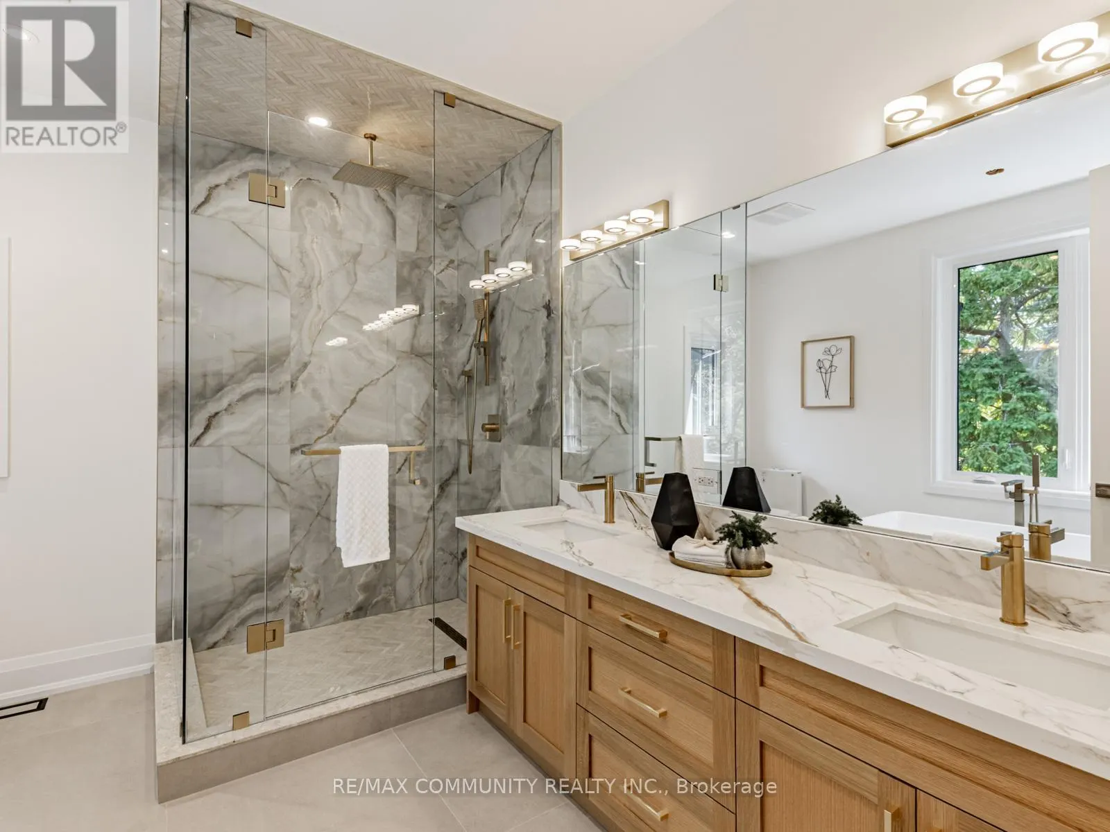 43 SUGARBUSH SQUARE