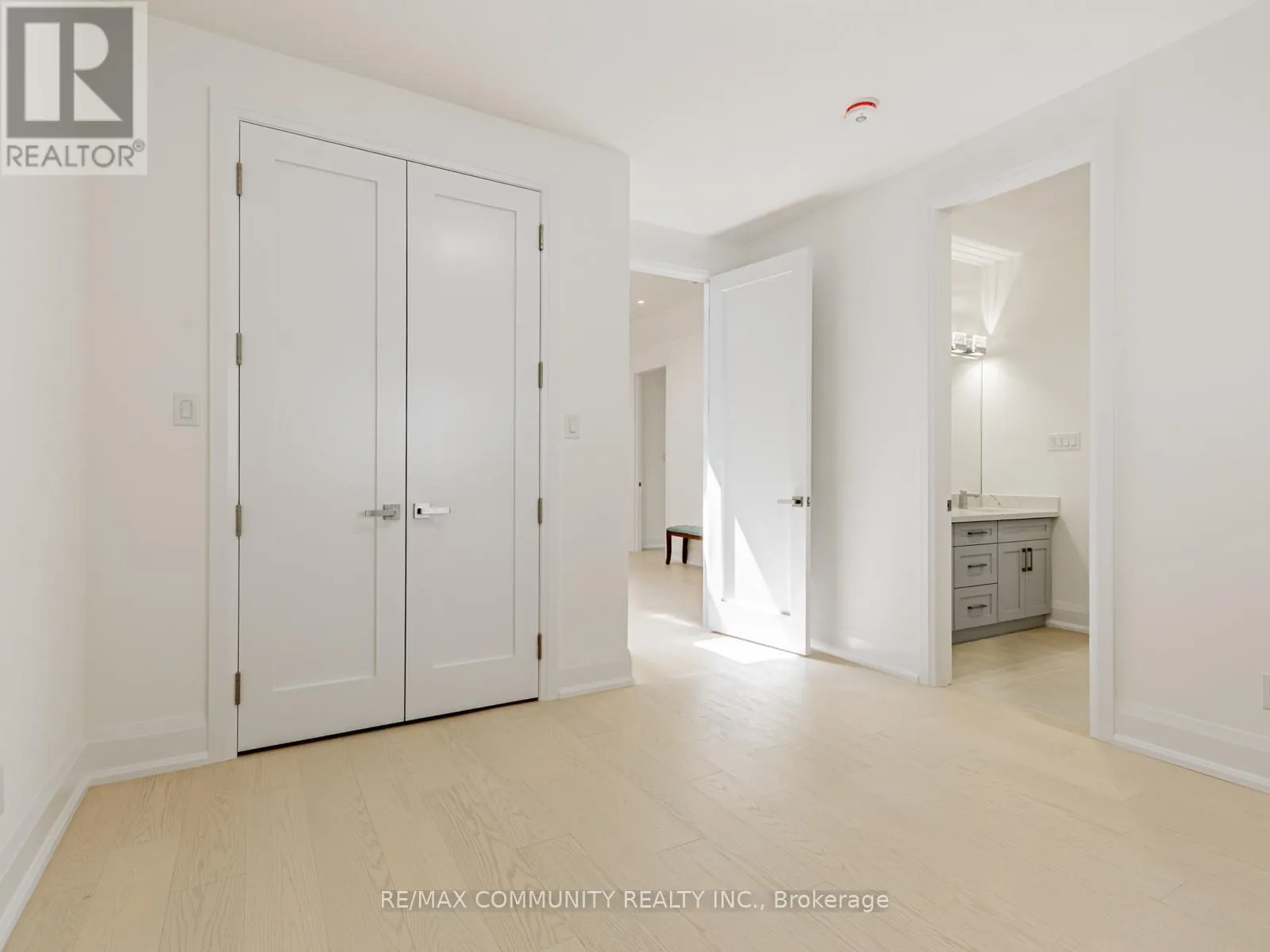 43 SUGARBUSH SQUARE