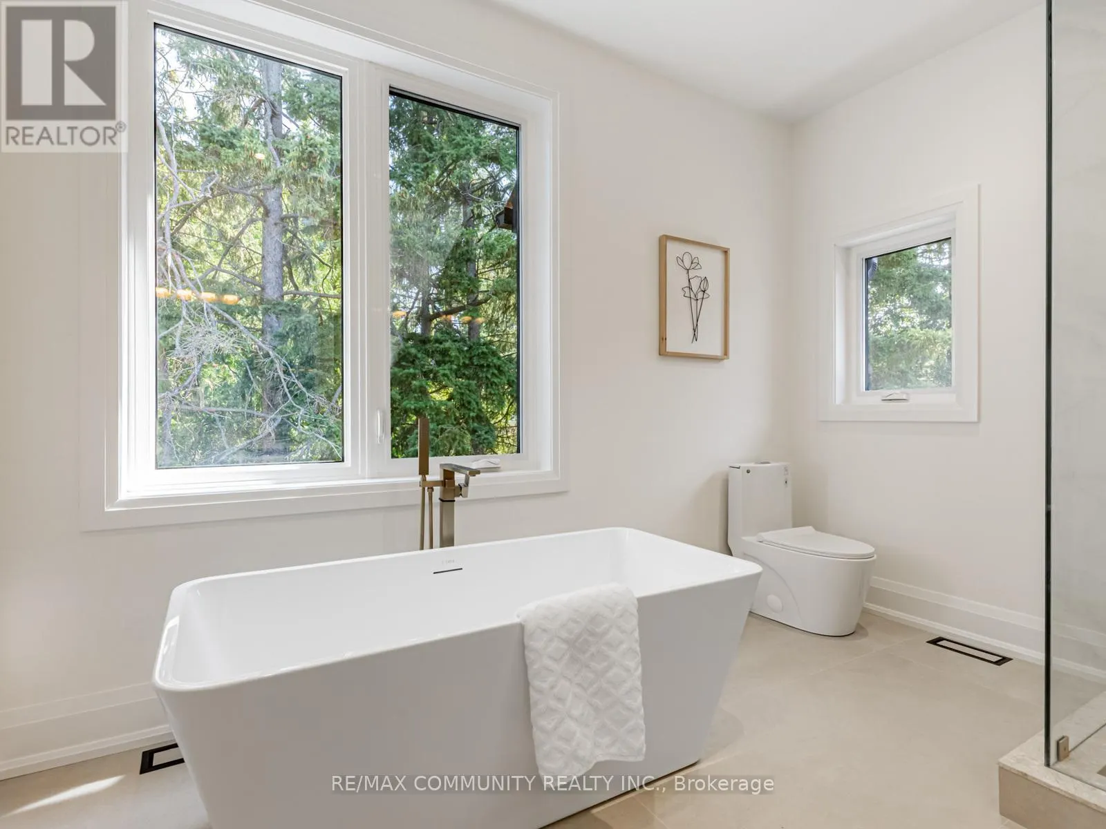 43 SUGARBUSH SQUARE
