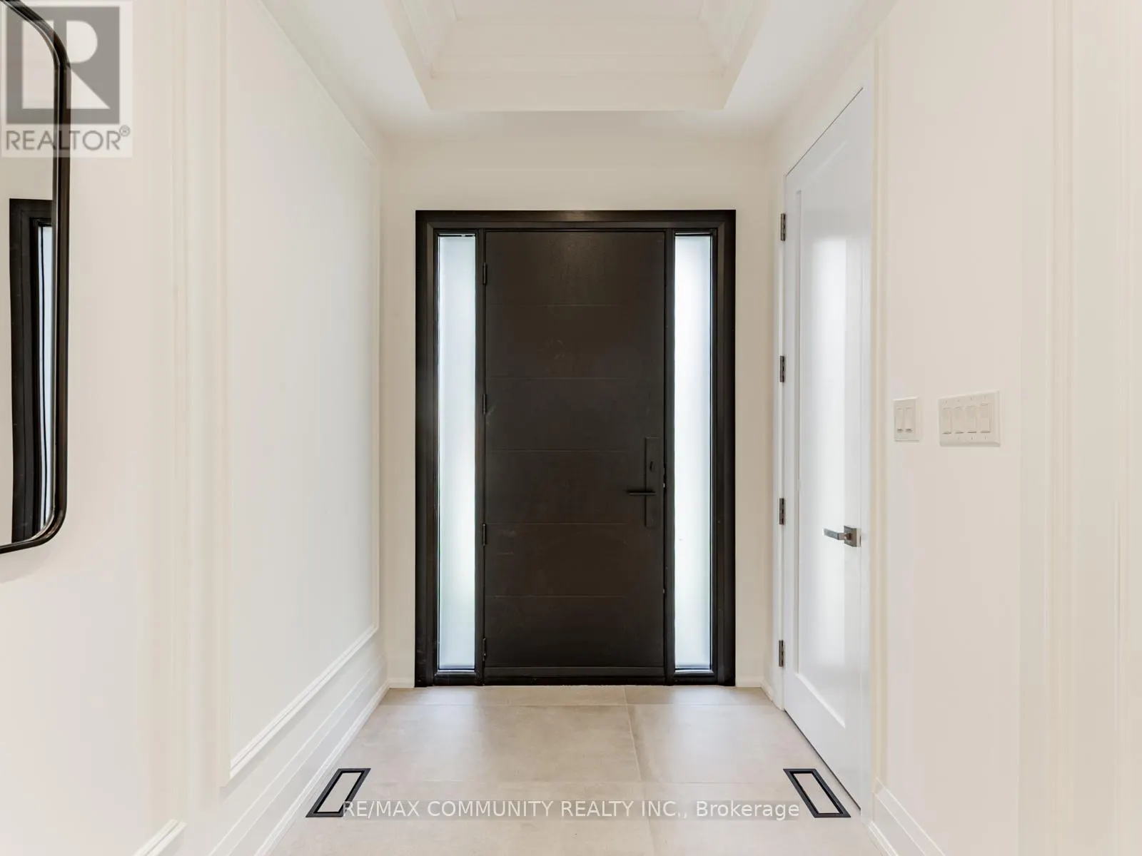43 SUGARBUSH SQUARE