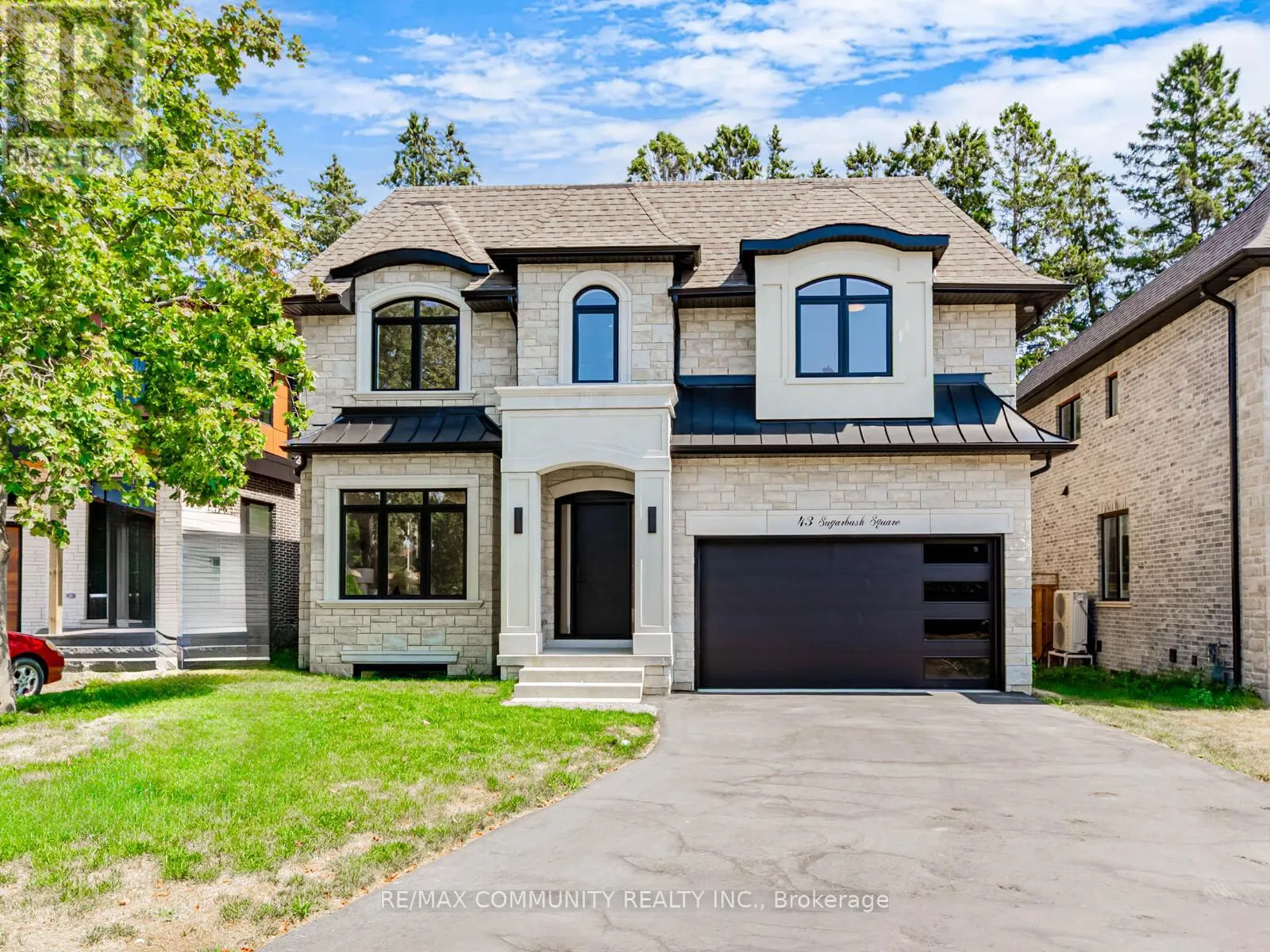 43 SUGARBUSH SQUARE