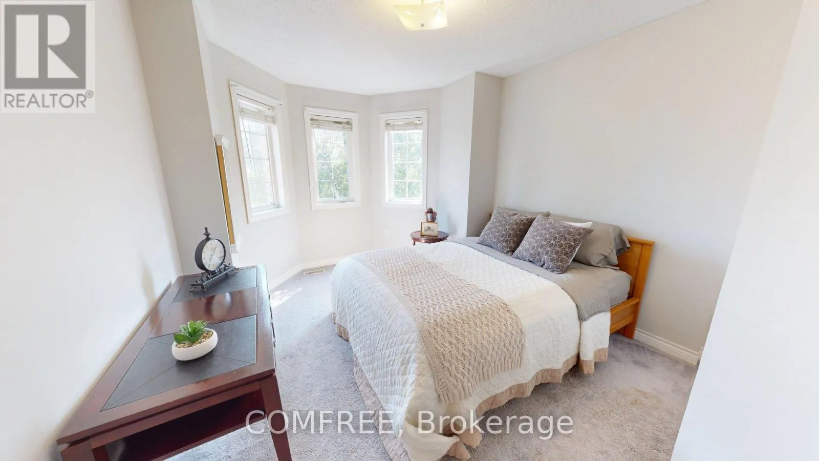 27 MARKWOOD CRESCENT