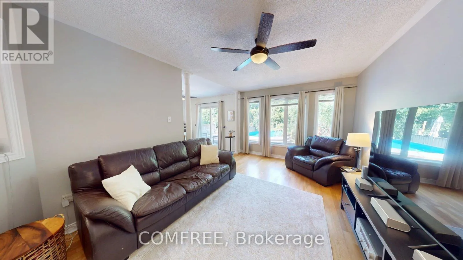 27 MARKWOOD CRESCENT
