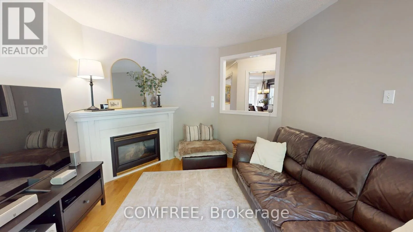 27 MARKWOOD CRESCENT