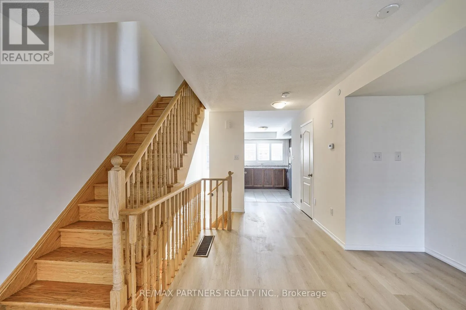 2615 EAGLESHAM PATH