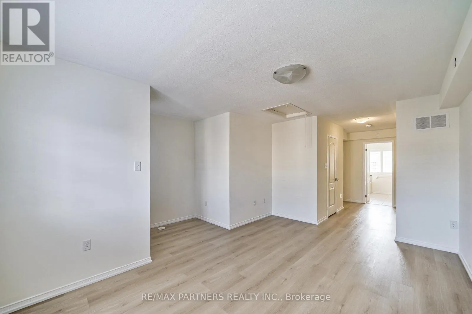 2615 EAGLESHAM PATH