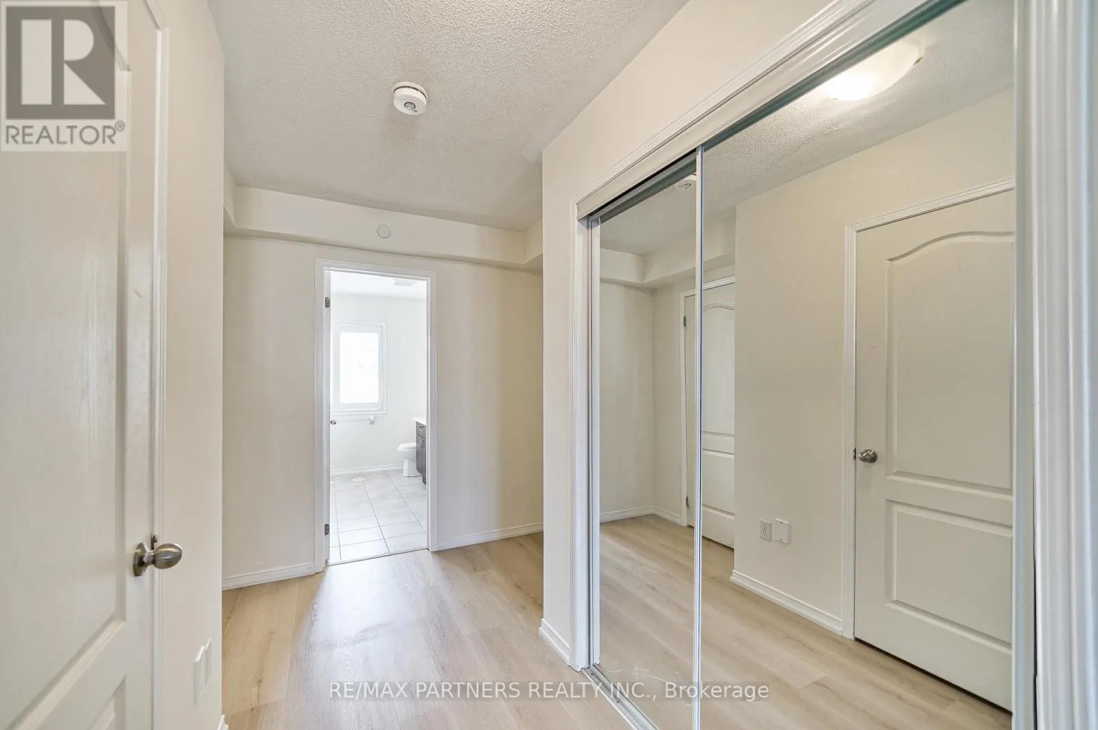 2615 EAGLESHAM PATH