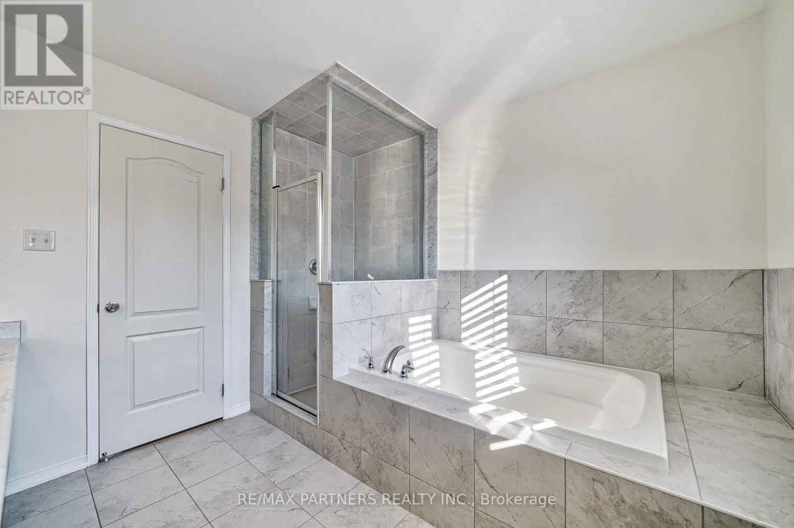 2615 EAGLESHAM PATH