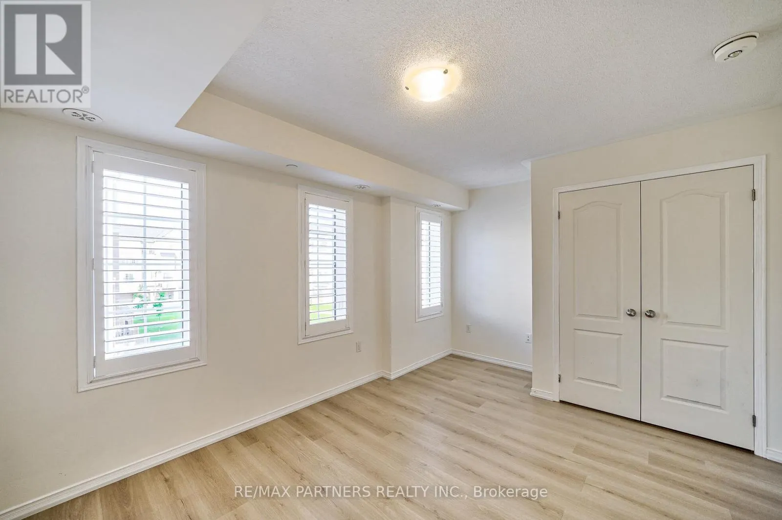 2615 EAGLESHAM PATH