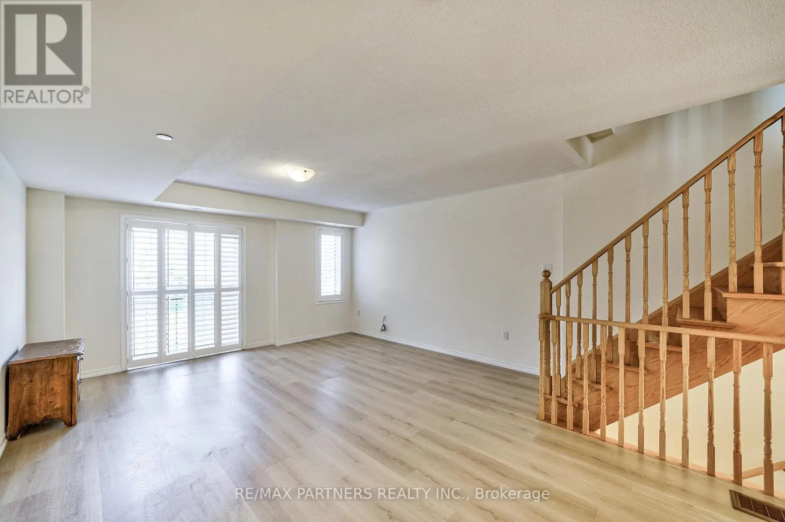2615 EAGLESHAM PATH