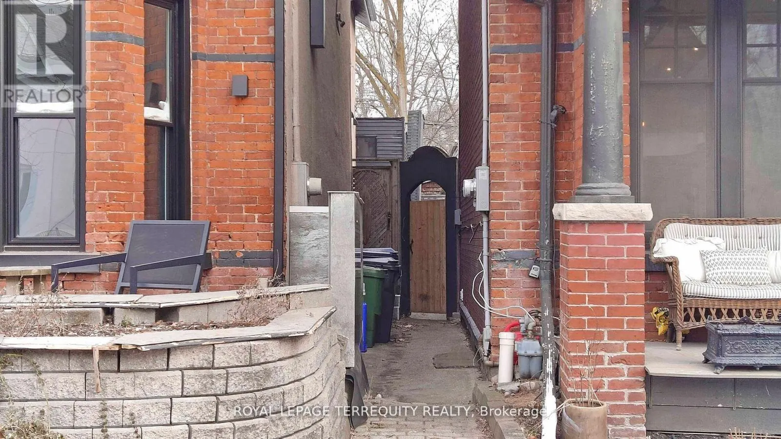 211 PAPE AVENUE