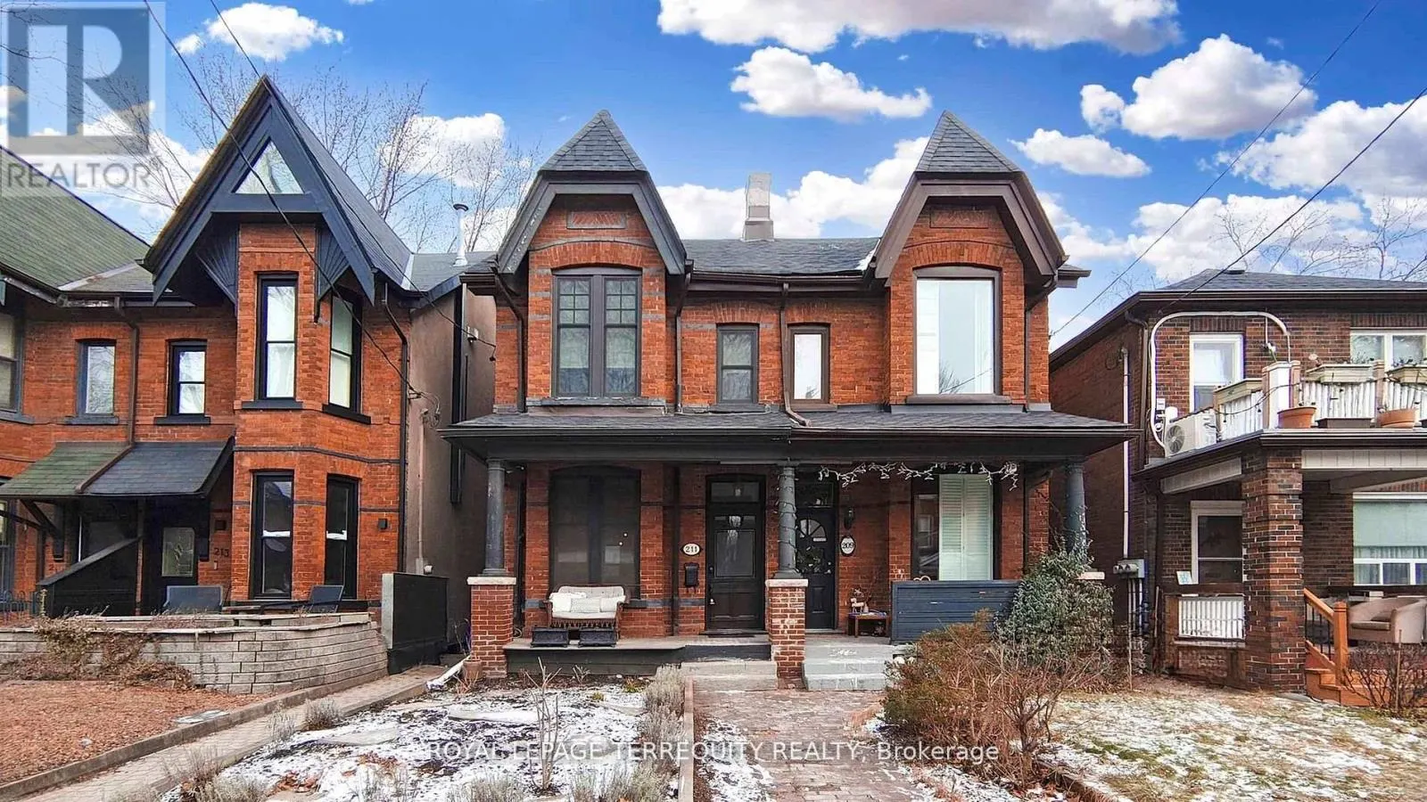 211 PAPE AVENUE
