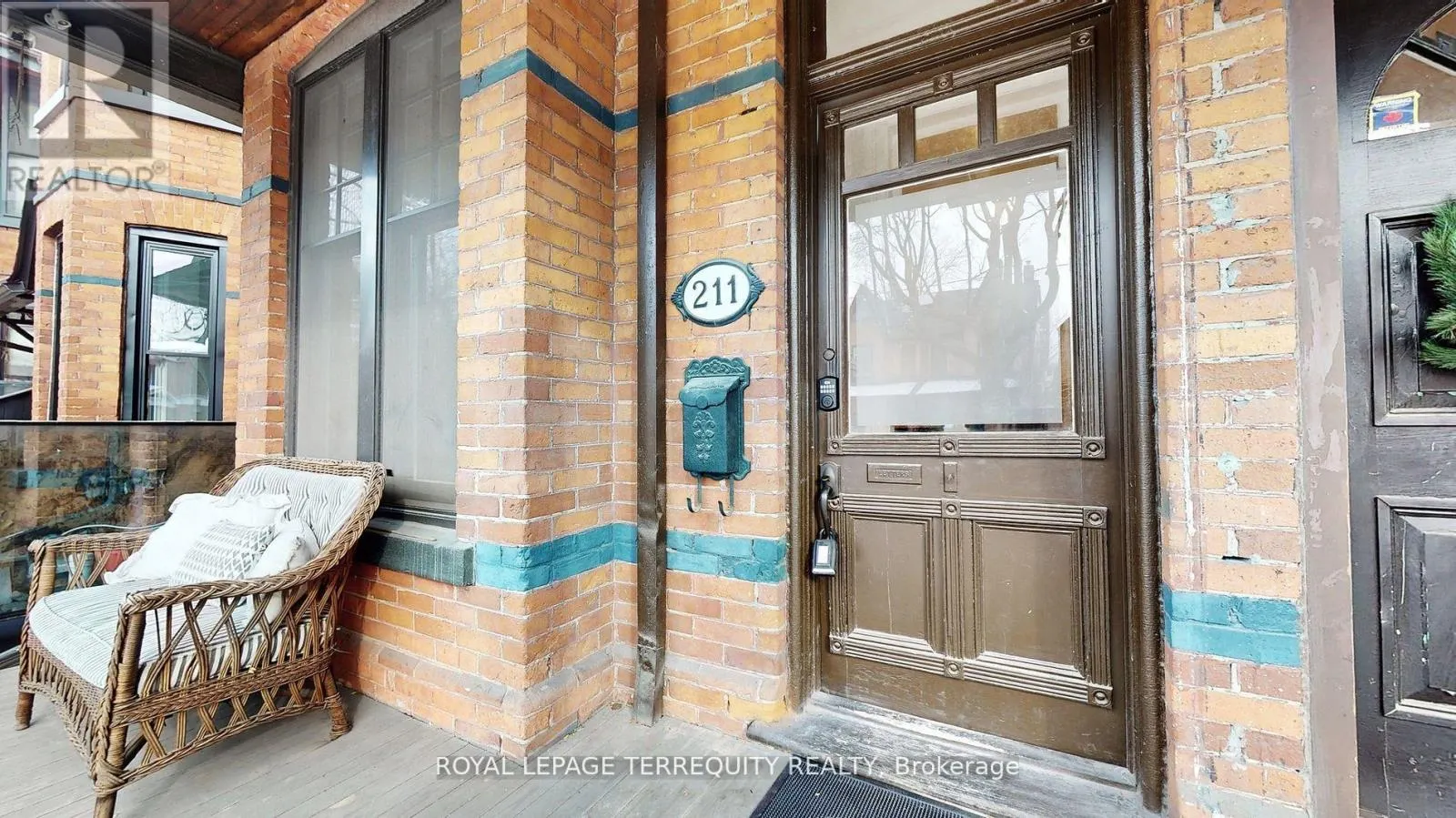 211 PAPE AVENUE