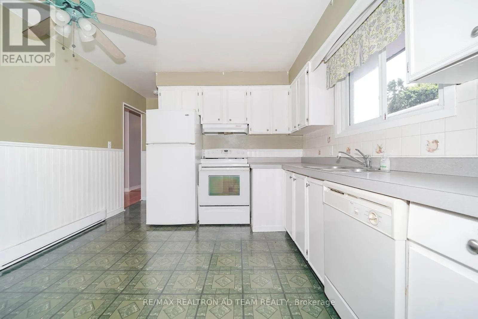 20 LITTLE AVENUE