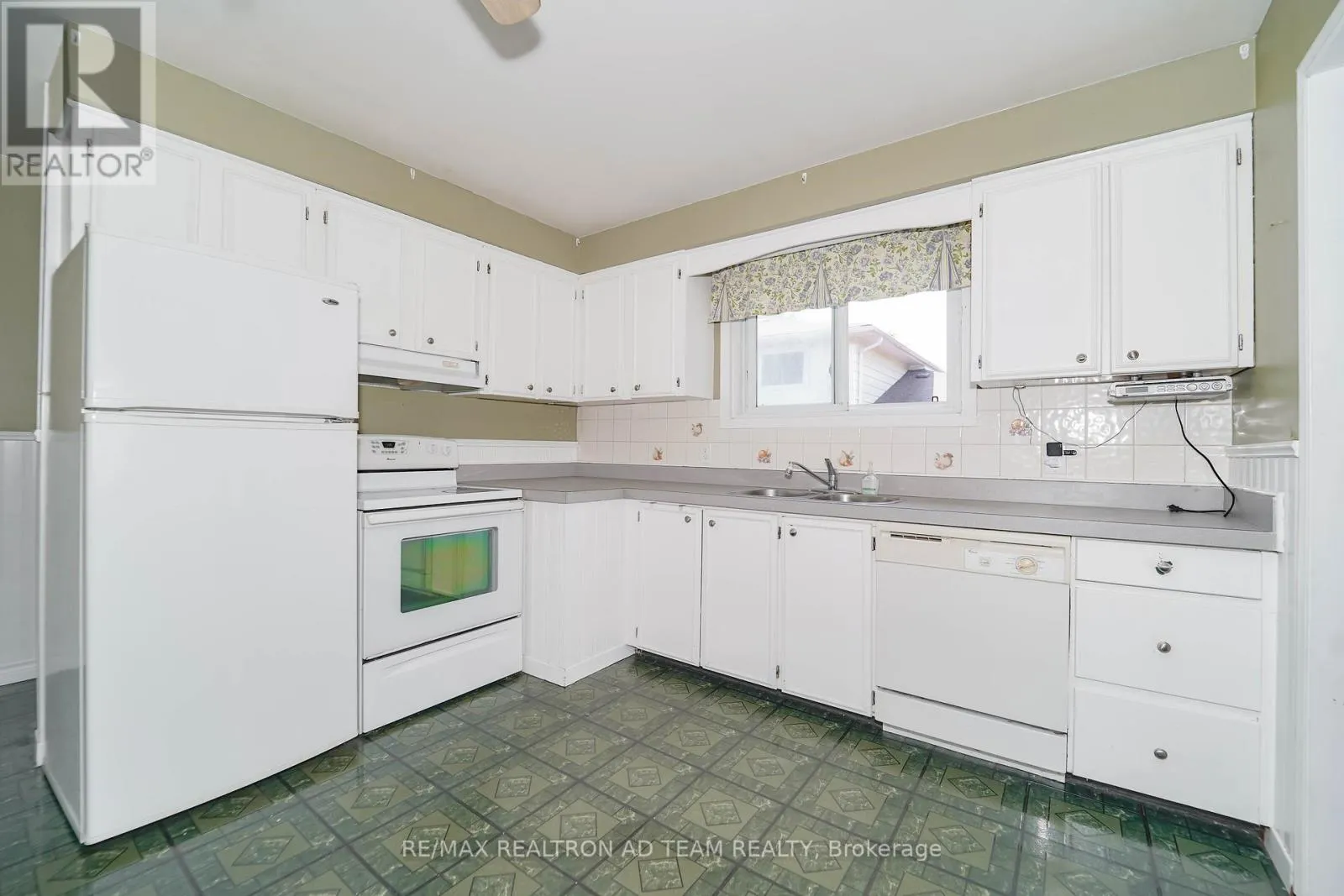 20 LITTLE AVENUE