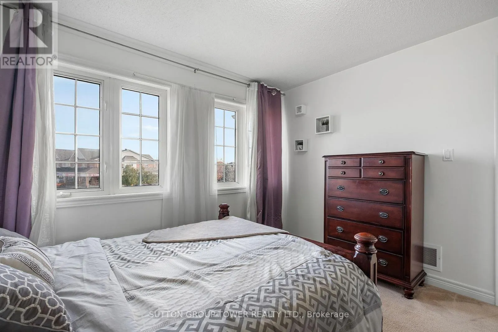14 ROSSWELL DRIVE