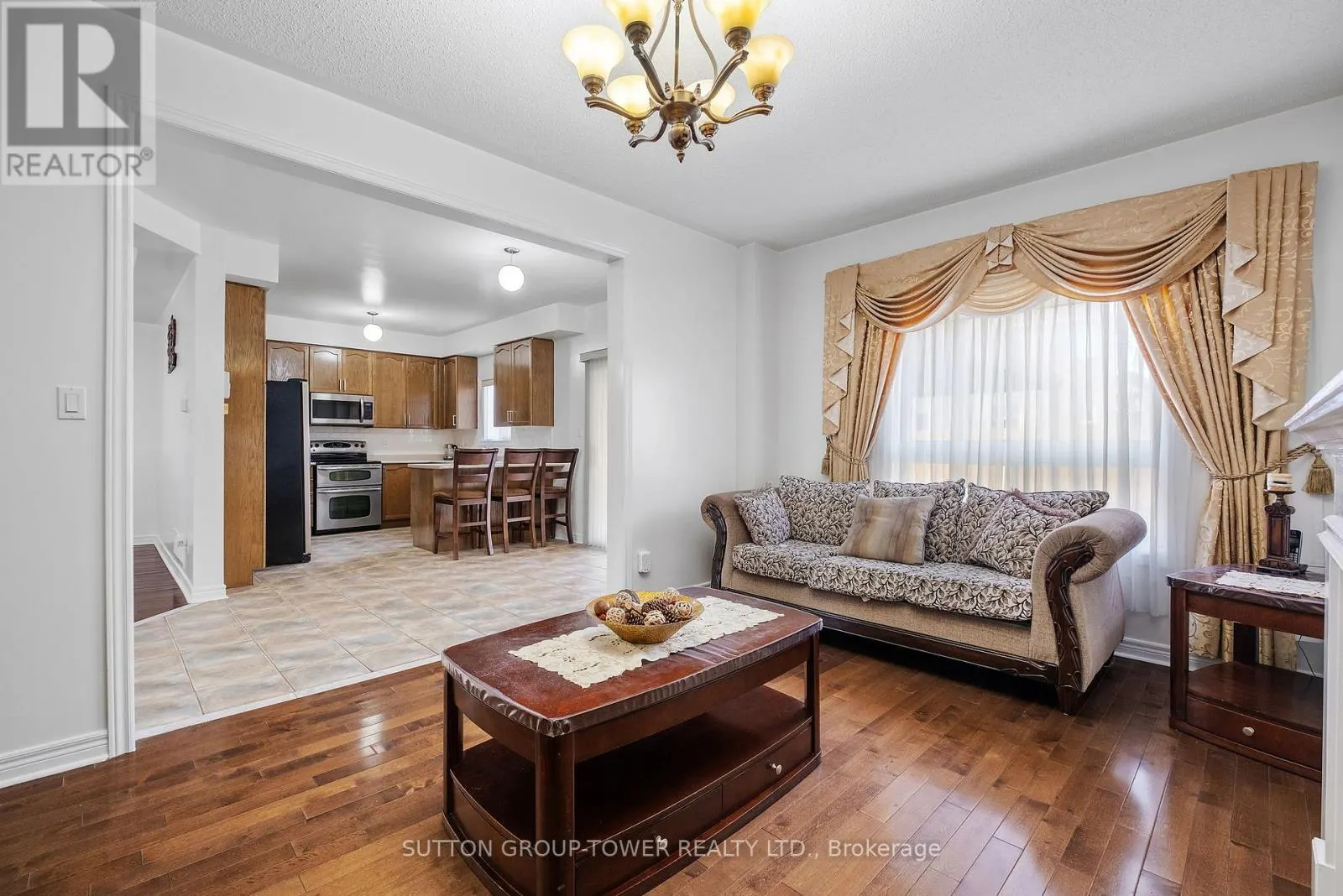 14 ROSSWELL DRIVE