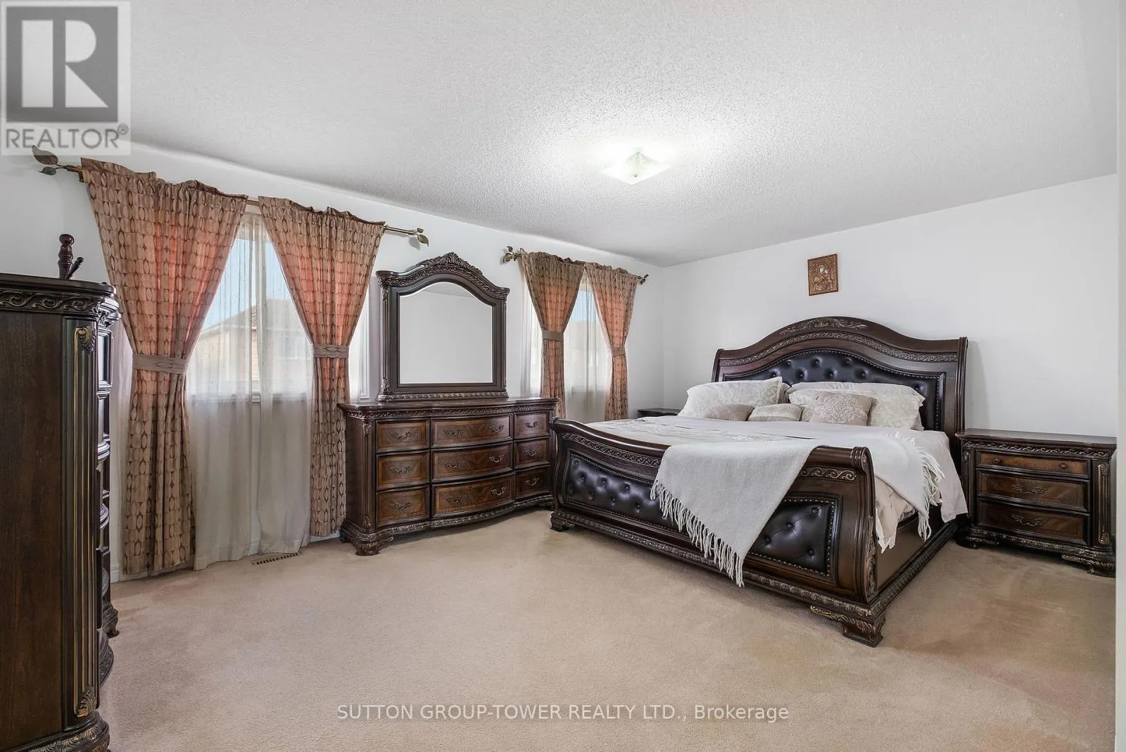 14 ROSSWELL DRIVE