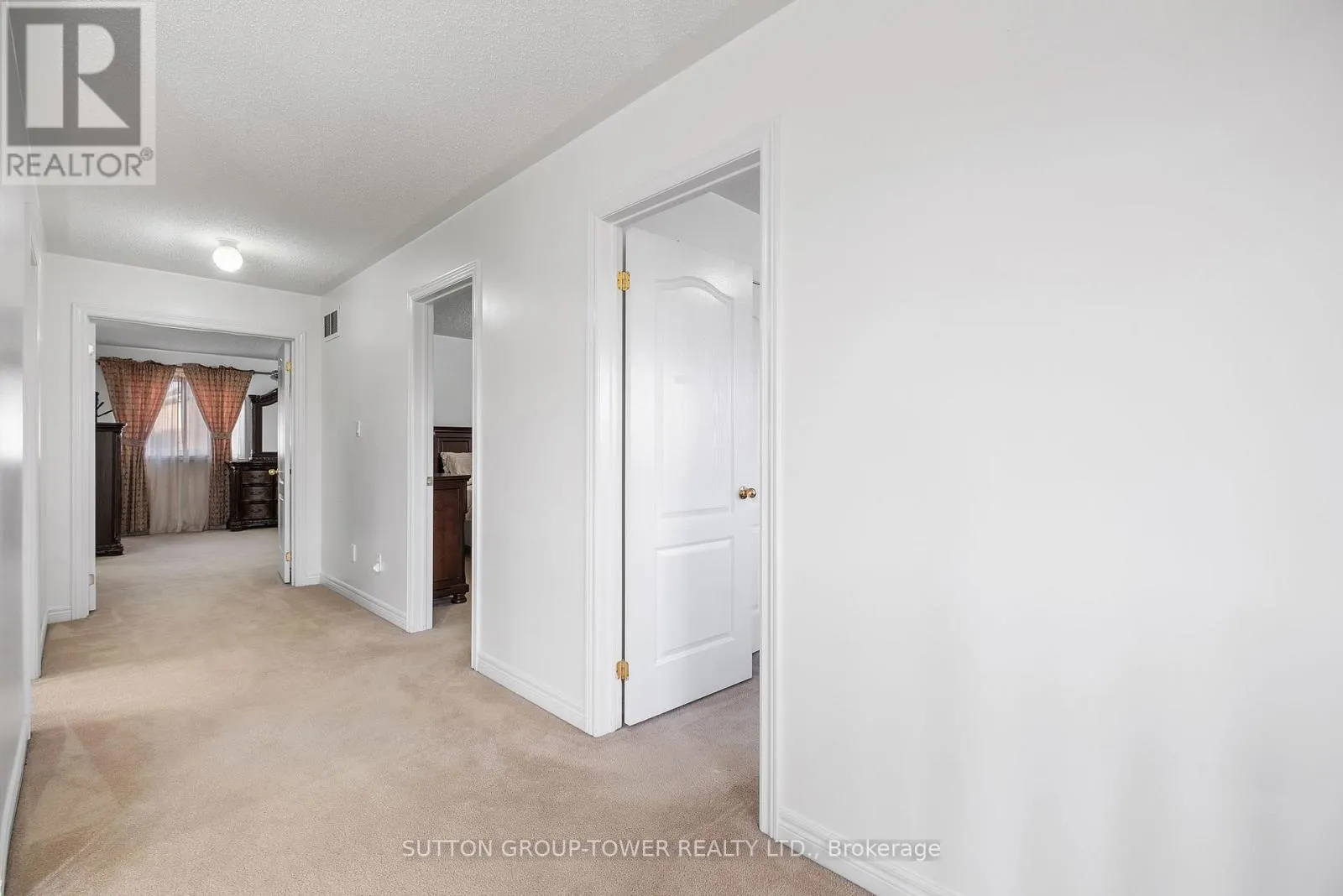 14 ROSSWELL DRIVE