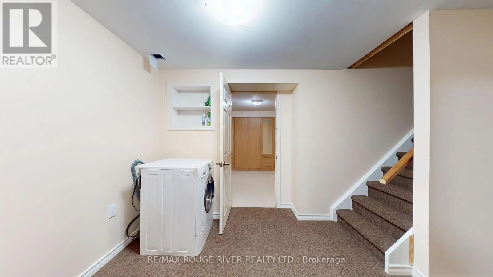 BSMT - 1101 WINDGROVE SQUARE
